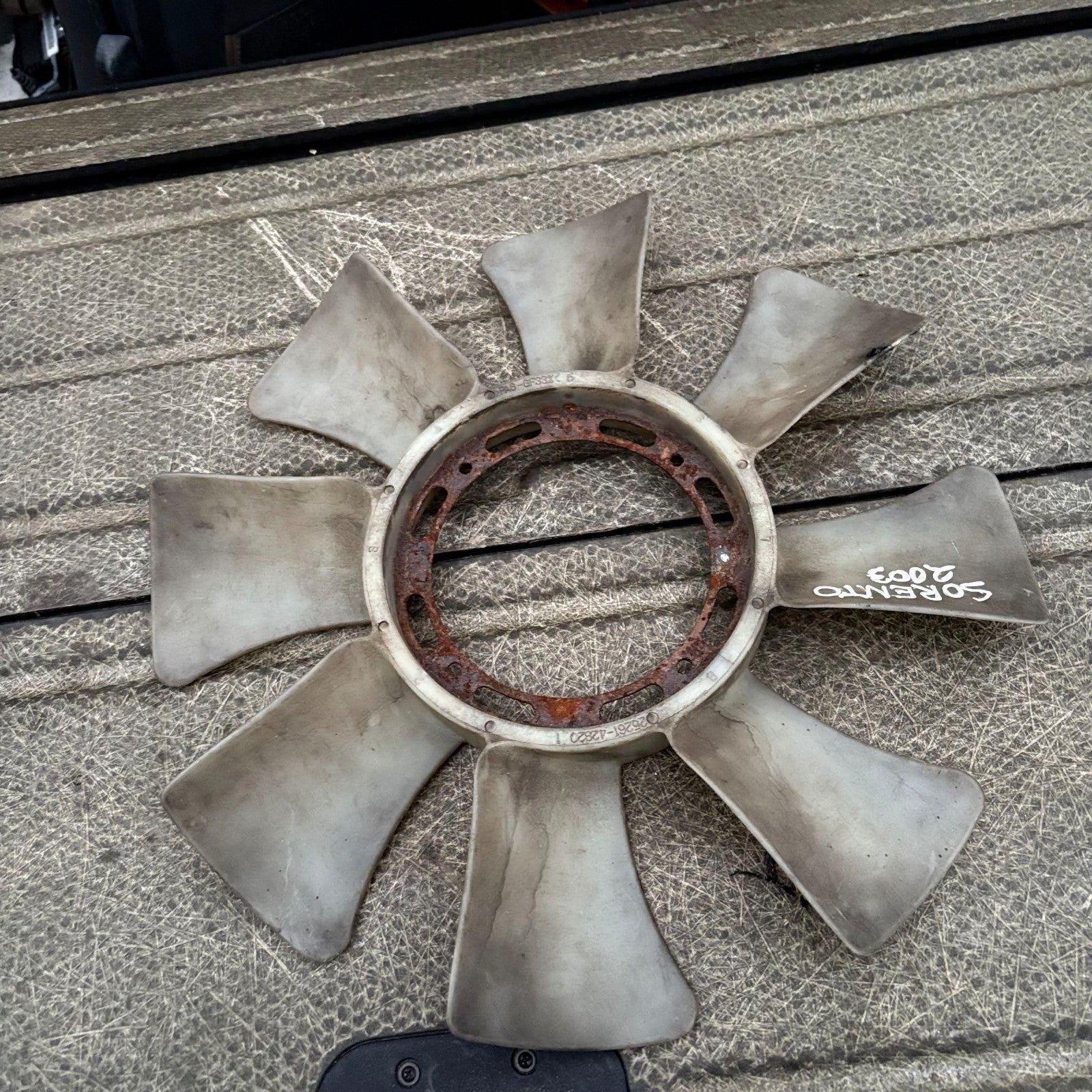 KIA SORENTO MK1 02-09 2.5 CRDI DIESEL ENGINE RADIATOR COOLING FAN 25261-42920