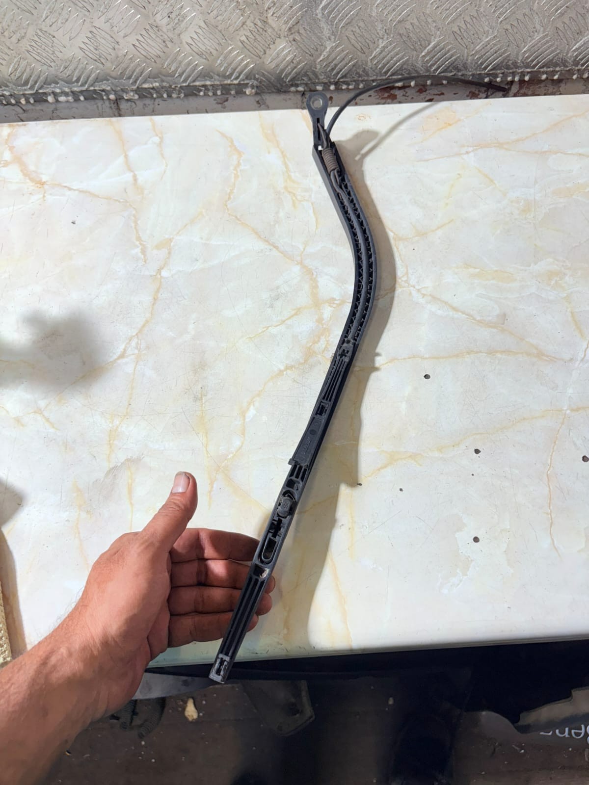 BMW X5 E53 2000-2006 Front RH Windscreen Wiper Arm & Blade 61617075612 7075612