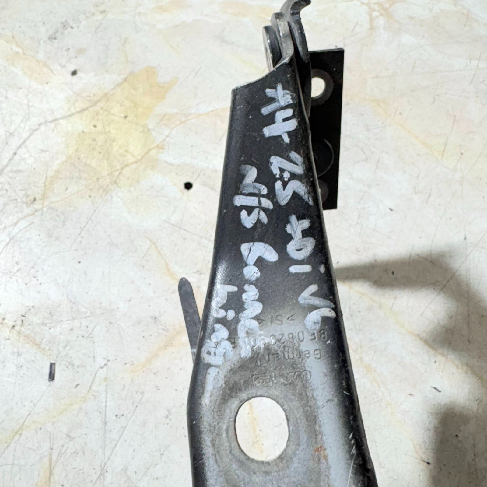 Audi A4 Pair Left Passenger Side Bonnet Hinges 8E08233025E