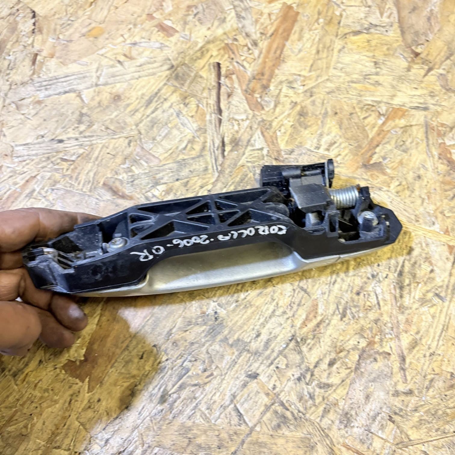 61160CA000V2 EXTERNAL HANDLE DRIVER REAR DOOR TOYOTA COROLLA 61160-CA000-TQ 2006