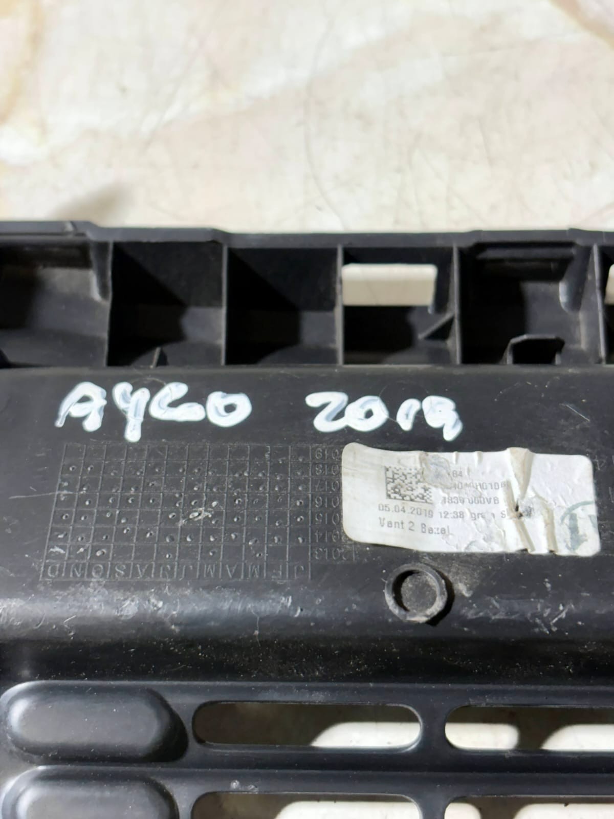 Toyota Aygo 2014-21 Citroen C1 Peugeot 108 2014-22 Centre Vent 55404-0H010