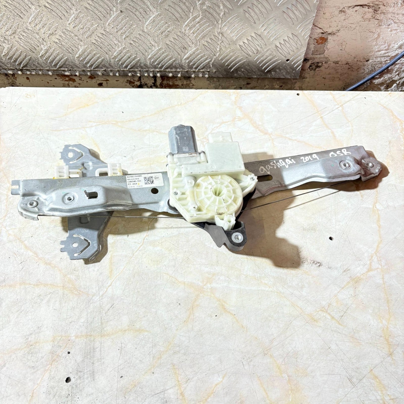 NISSAN QASHQAI WINDOW REGULATOR REAR DRIVER SIDE OFFSIDE 2014-2021 82700 HVO0C