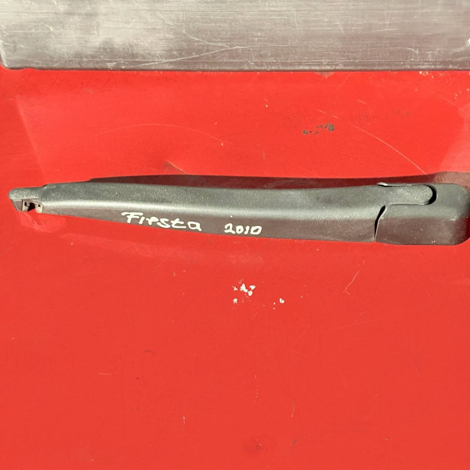 Wiper arm Rear PBT V42-0542 VAICO for PEUGEOT CITROËN 2010