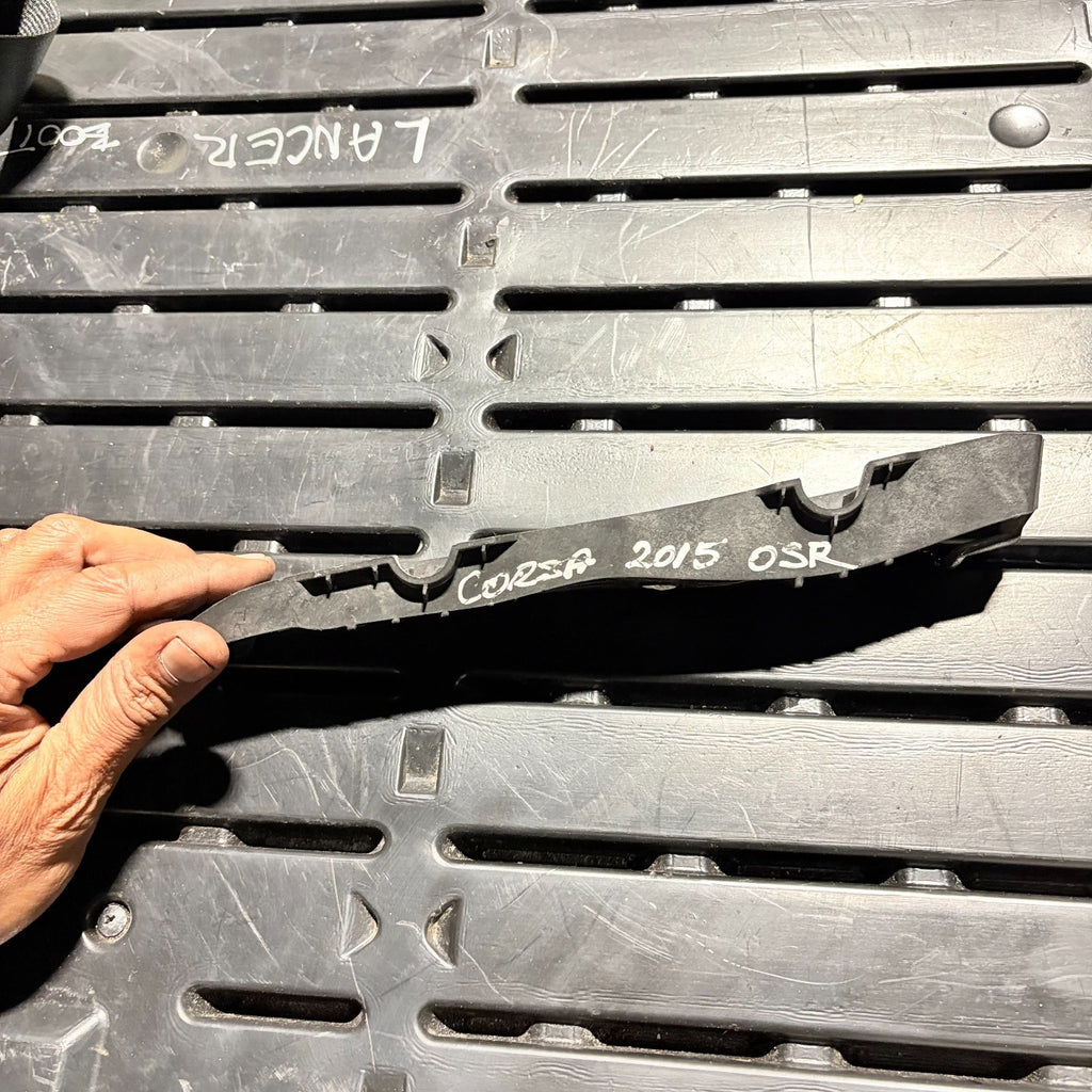 VAUXHALL CORSA E 2014-2019 REAR BUMPER LEFT MOUNTING BRACKET 475498858