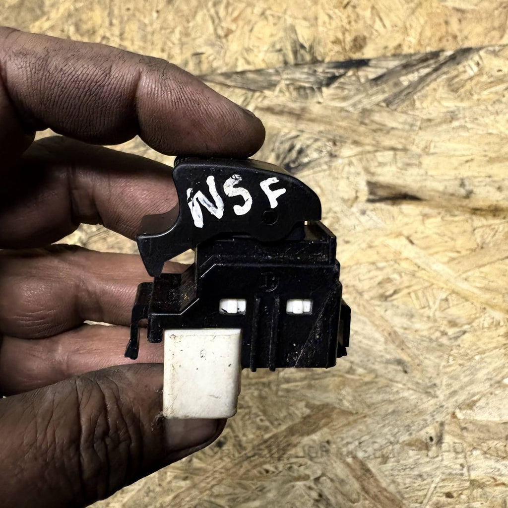 Toyota RAV4 MK1 1994-2000 NSF Front Left Passenger Door Window Switch 84810-1208