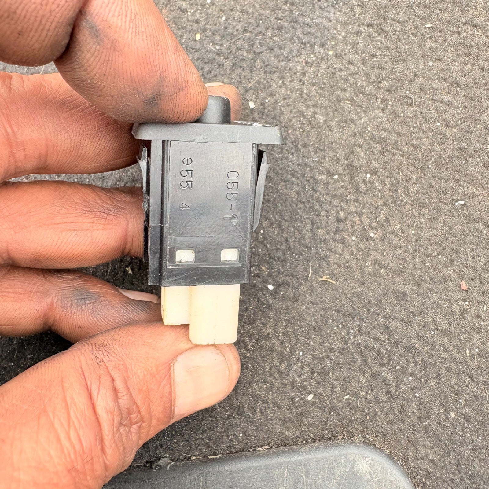 Toyota RAV4 XA40 Tire Pressure Reset Button 15A257 2015