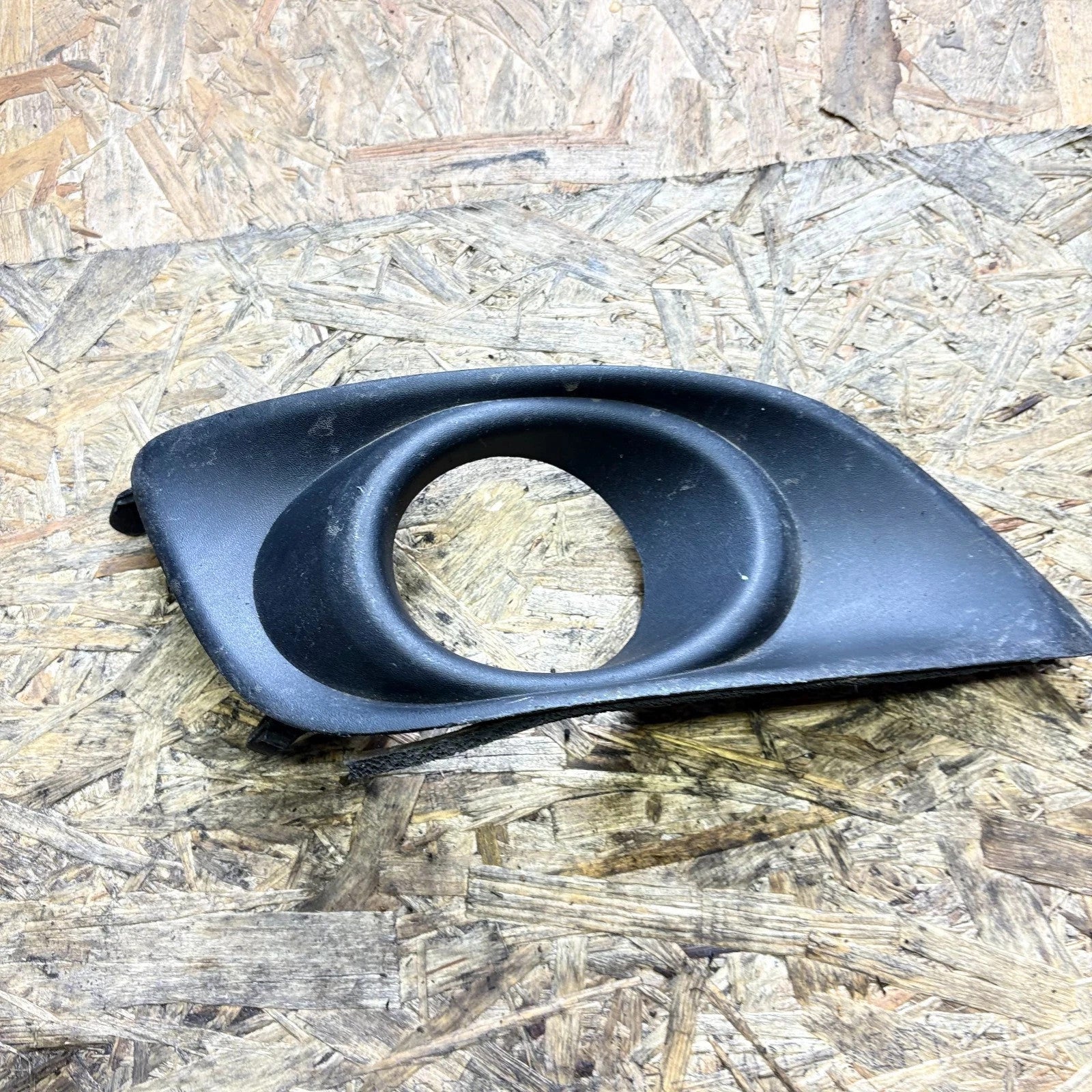 TOYOTA FRONT RIGHT BUMPER FOGLIGHT COVER For Avensis T25 52127-05030 2003-2009
