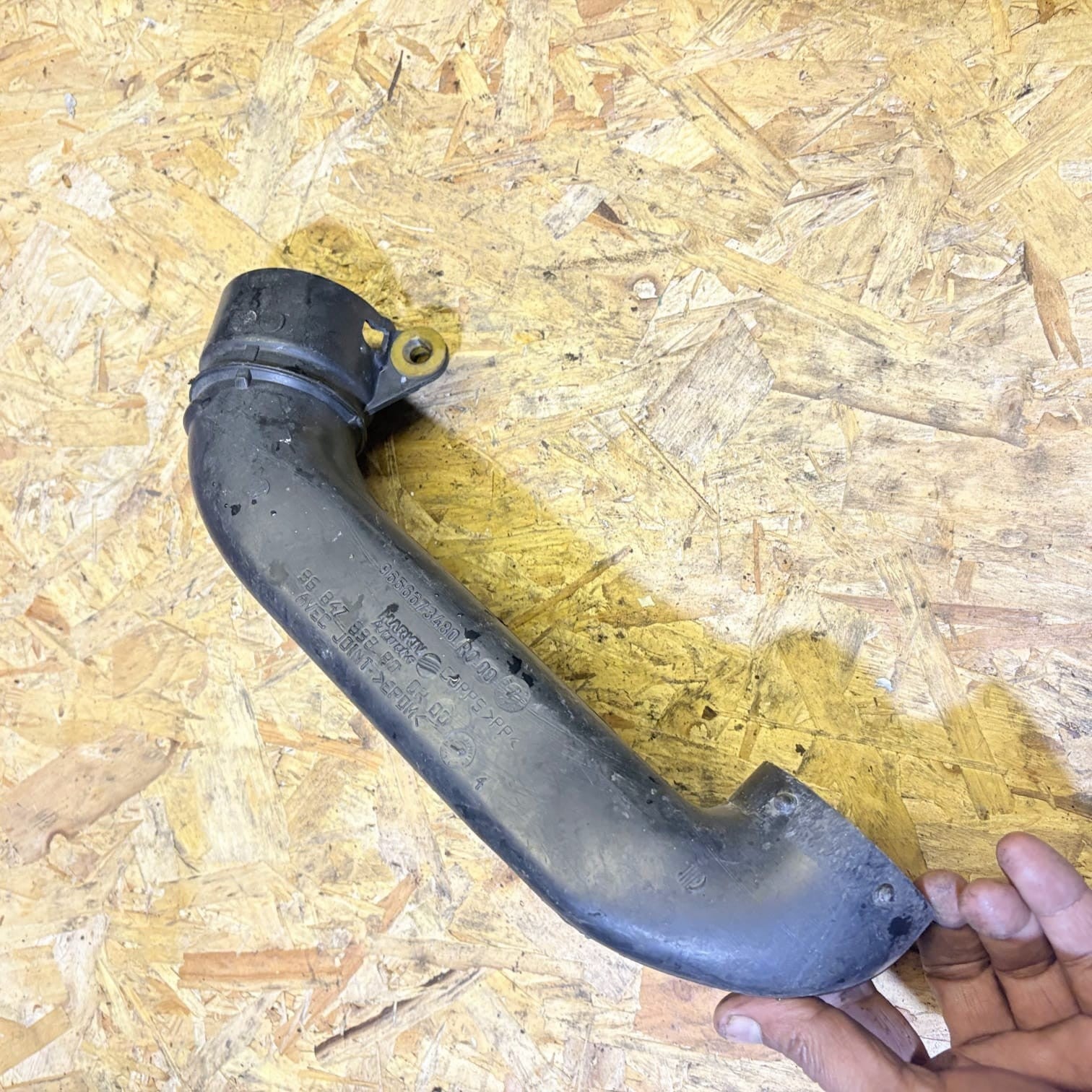 PEUGEOT 3008 MK1 AIR INTAKE PIPE 9656673480 1.6 HDI 9HZ