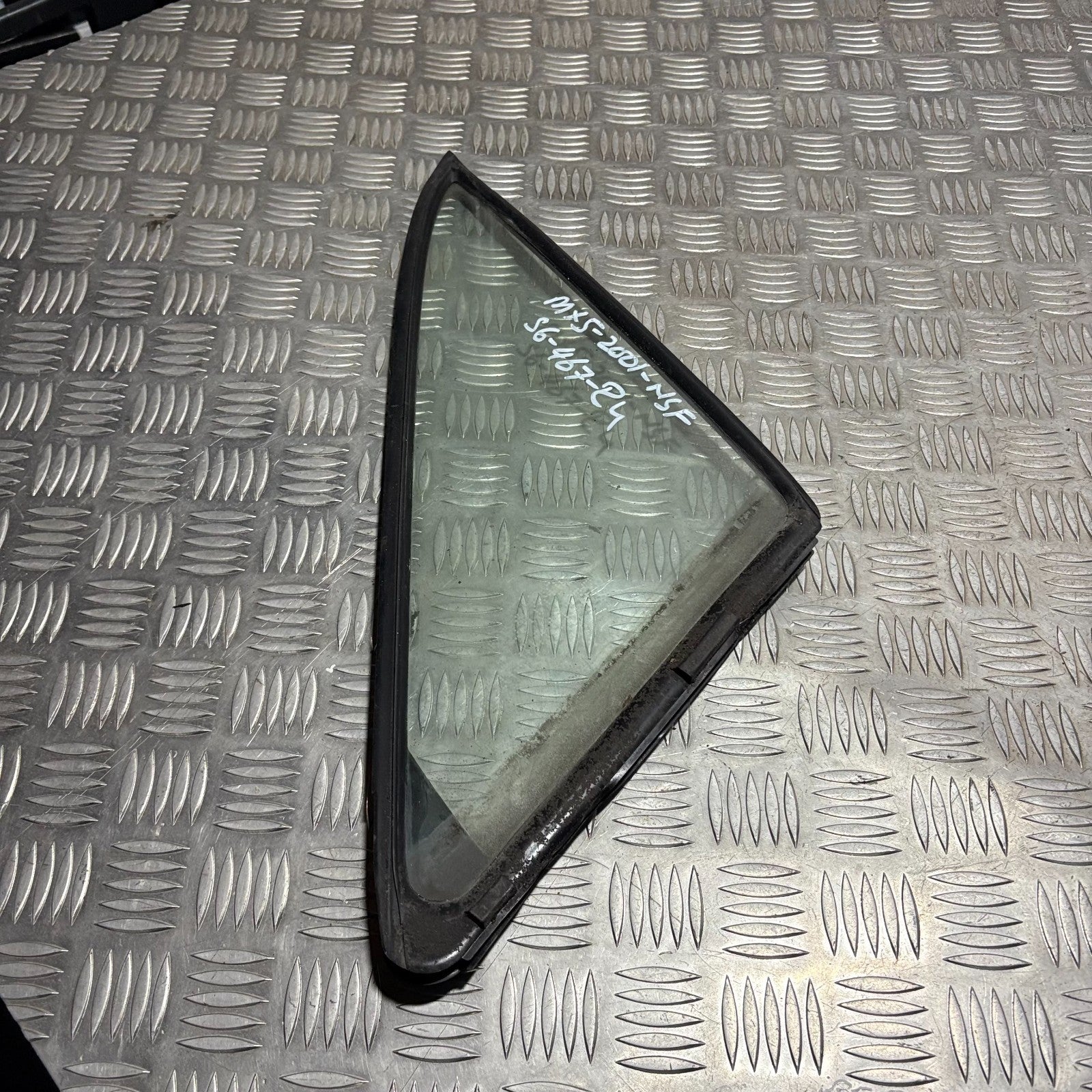 MAZDA MX5 2001 N/S/F DOOR QUARTER WINDOW GLASS FORNT LEFT SIDE