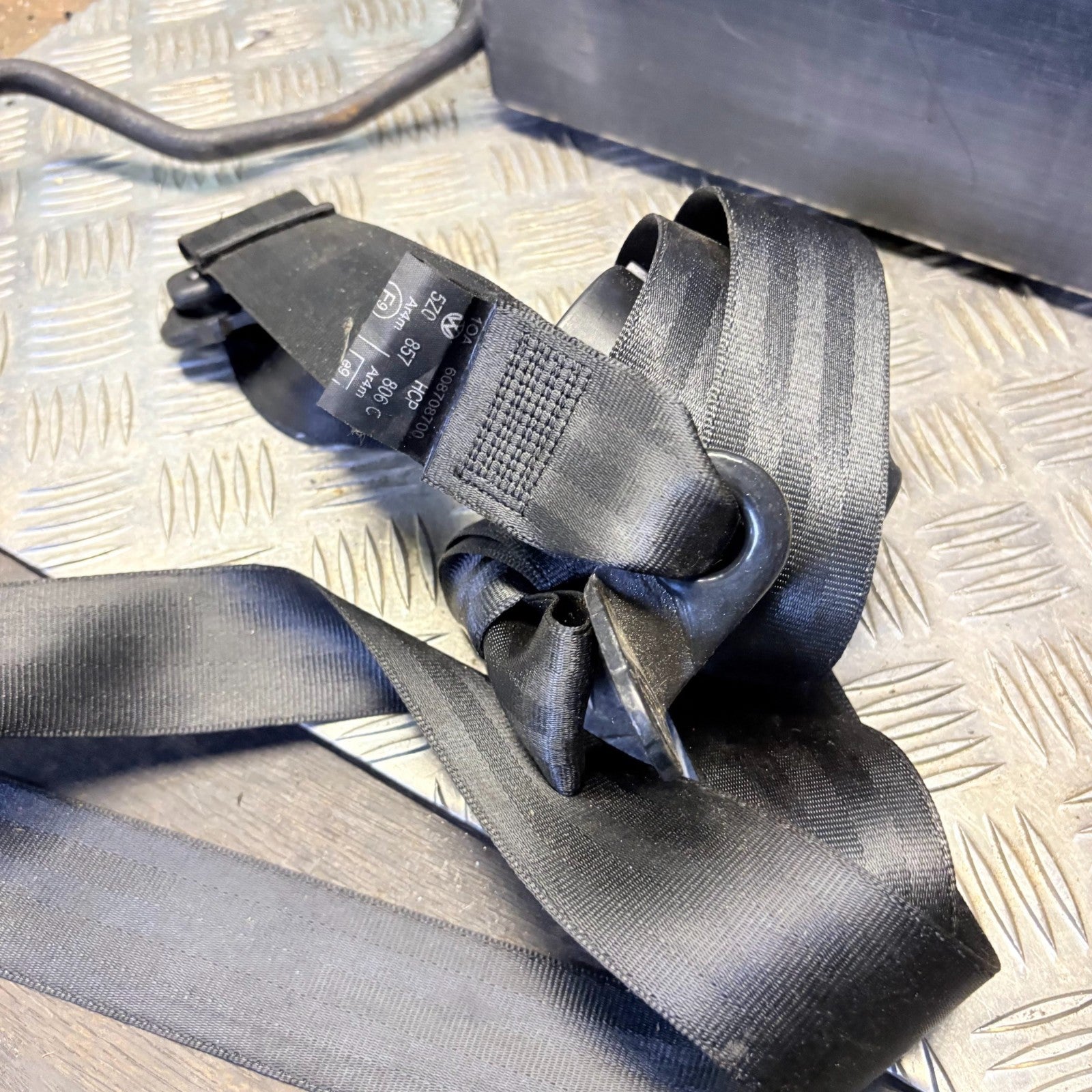 VOLKSWAGEN FOX 2009 SEAT BELT-DRIVER REAR RIGHT 608708700