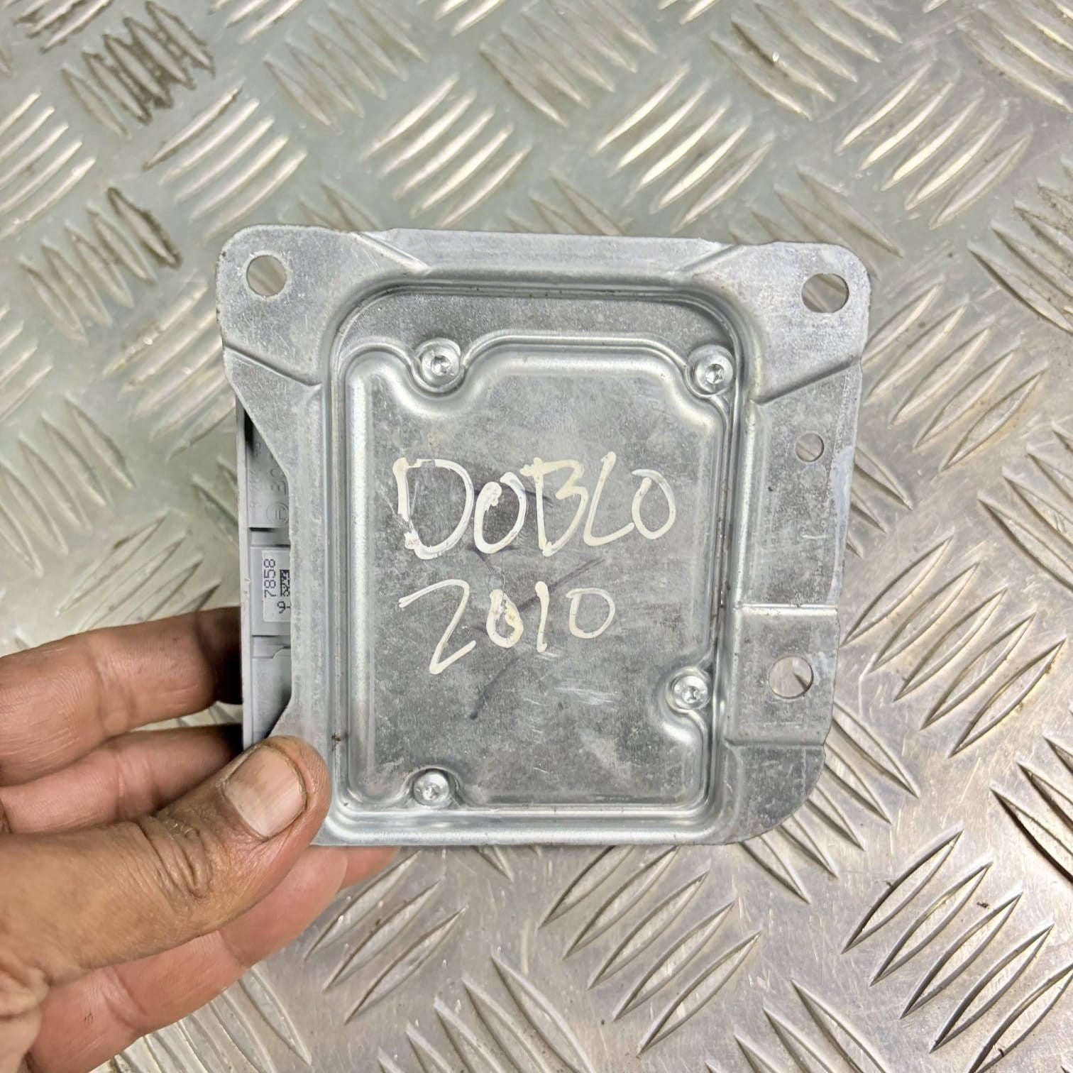 Fiat Doblo 2010 Control unit module 0285010547 IPJ123819