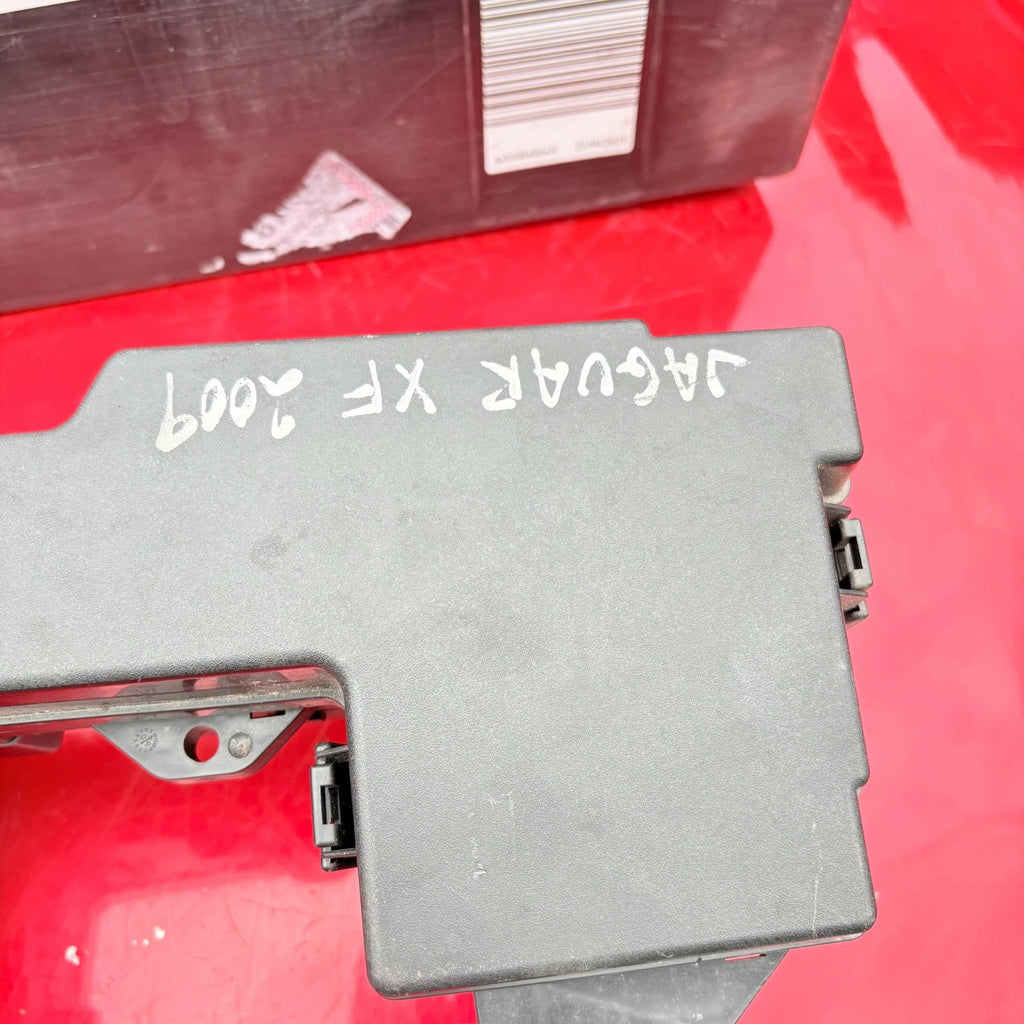 Jaguar XF Fuse Relay Box 7154-7259-30 8X2T14A003AA 2008-2015 X250