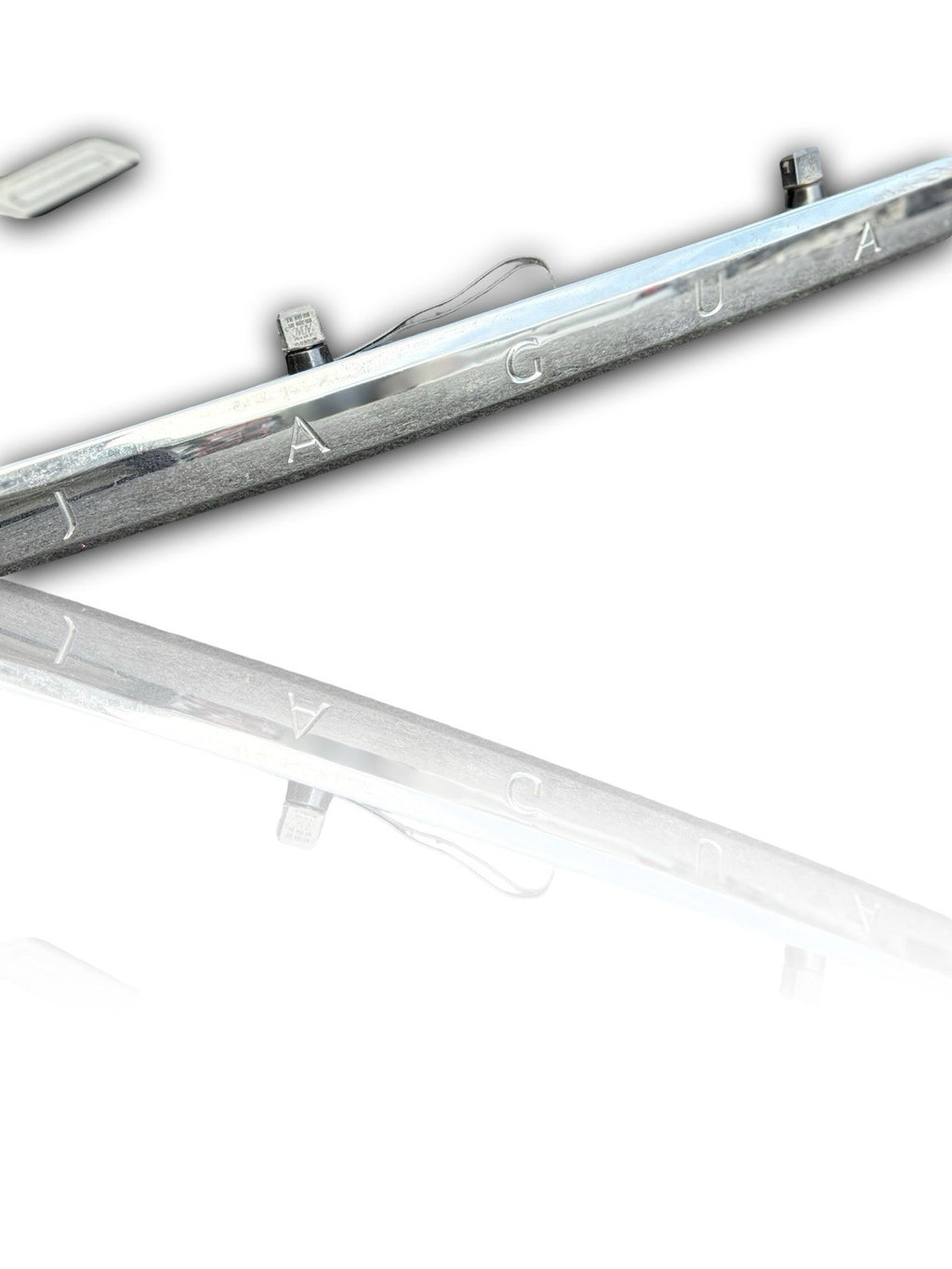 JAGUAR S TYPE 00-08 REAR TAILGATE BOOT HANDLE TRIM WITH MICRO SWITCH 4R8313550AE