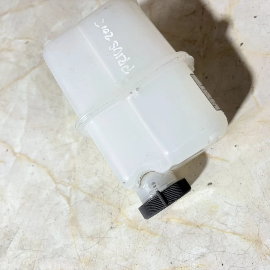 TOYOTA PRIUS 2013 1.8 HYBRID HEADER WATER COOLANT EXPANSION BOTTLE TANK & PIPE