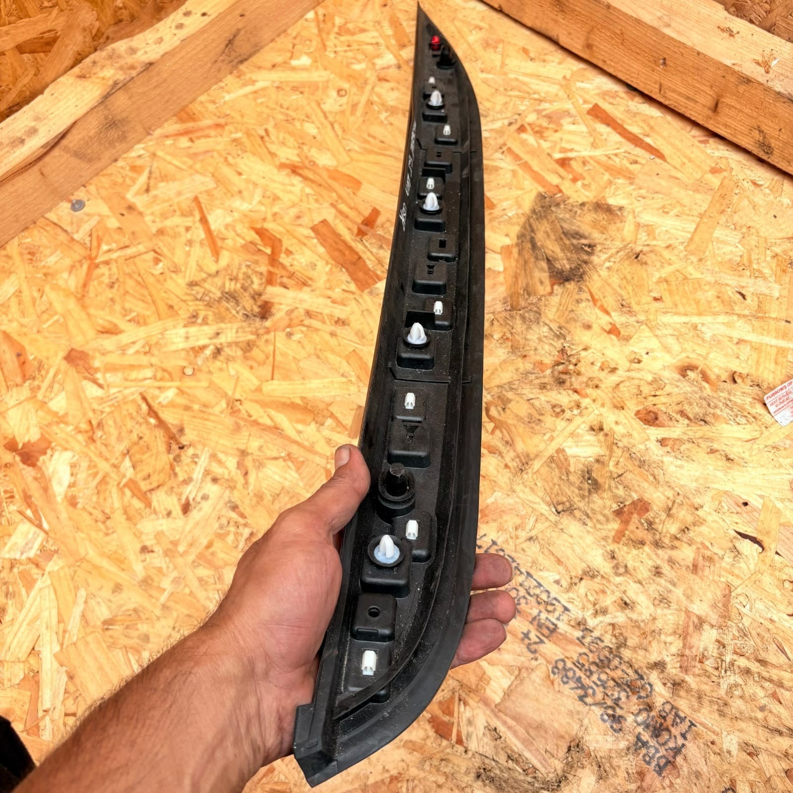 2017 PEUGEOT MK1 REAR DRIVER SIDE UPPER DOOR TRIM 9806404777