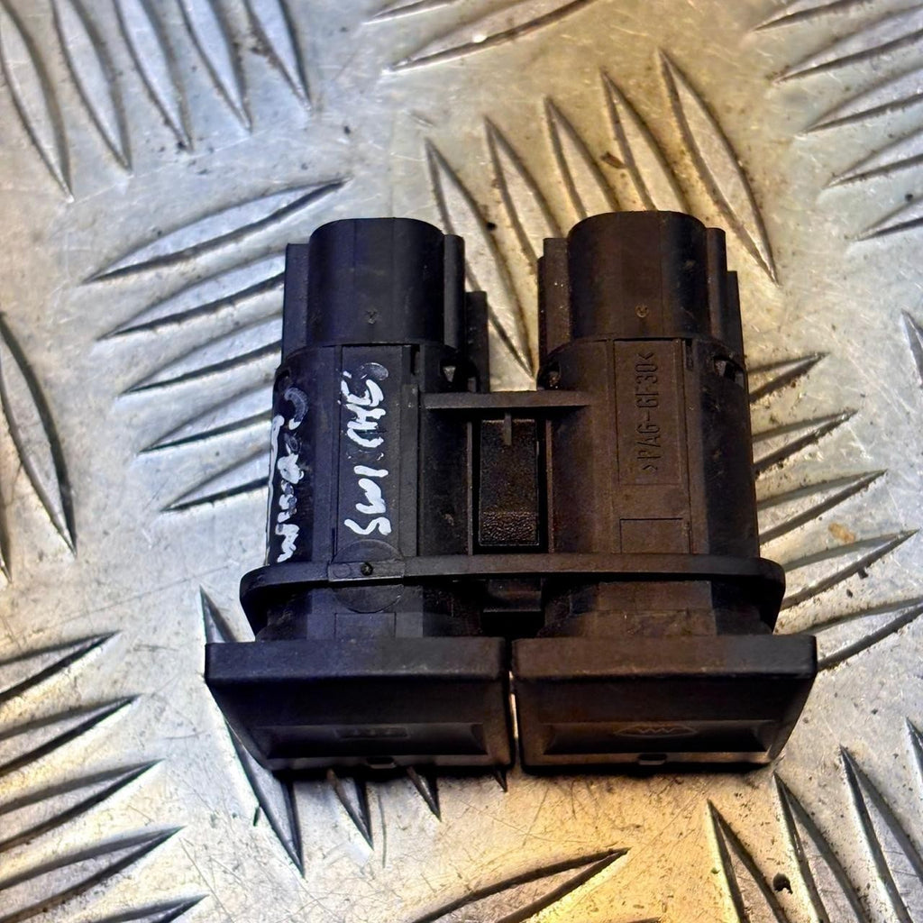 Ford Mondeo Mk3 2004-2007 Heated Front Rear Screen Switch 1S7T-18K574-AA 1117662
