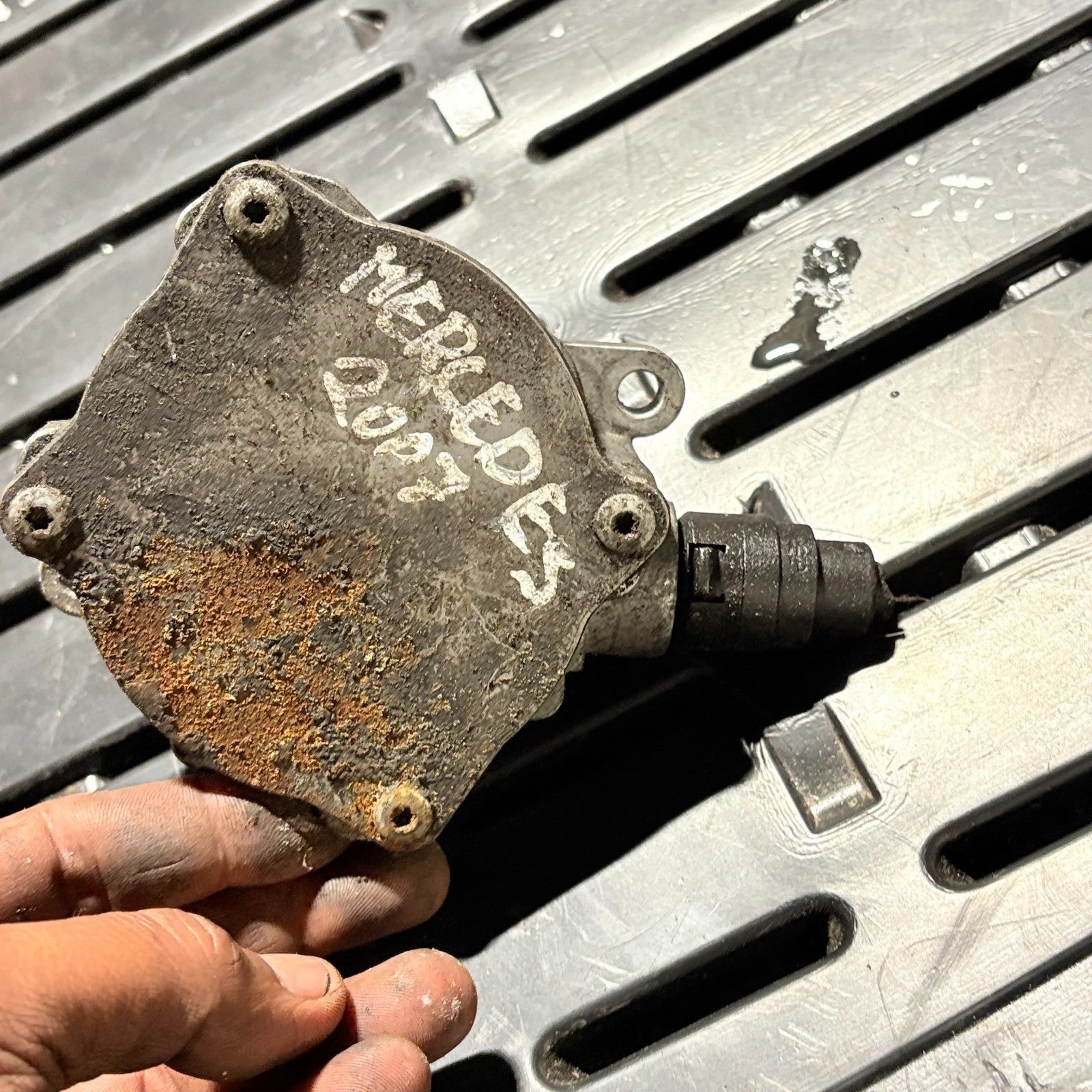 Mercedes 2007 Brake Vacuum Pump A6462300265
