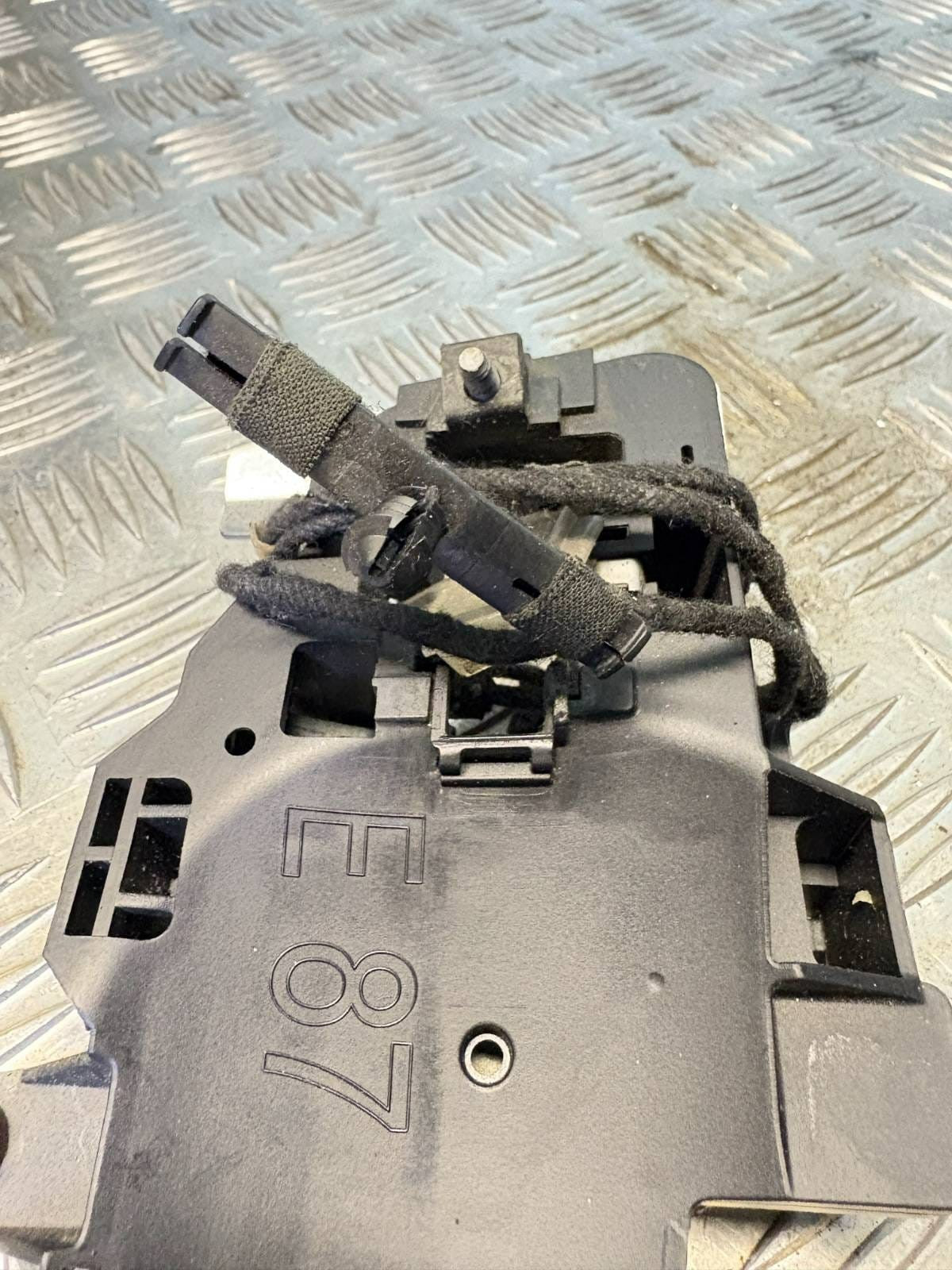 BMW 1 SERIES 116M 2007-2012 E81 SCUTTLE PANEL BRACKET