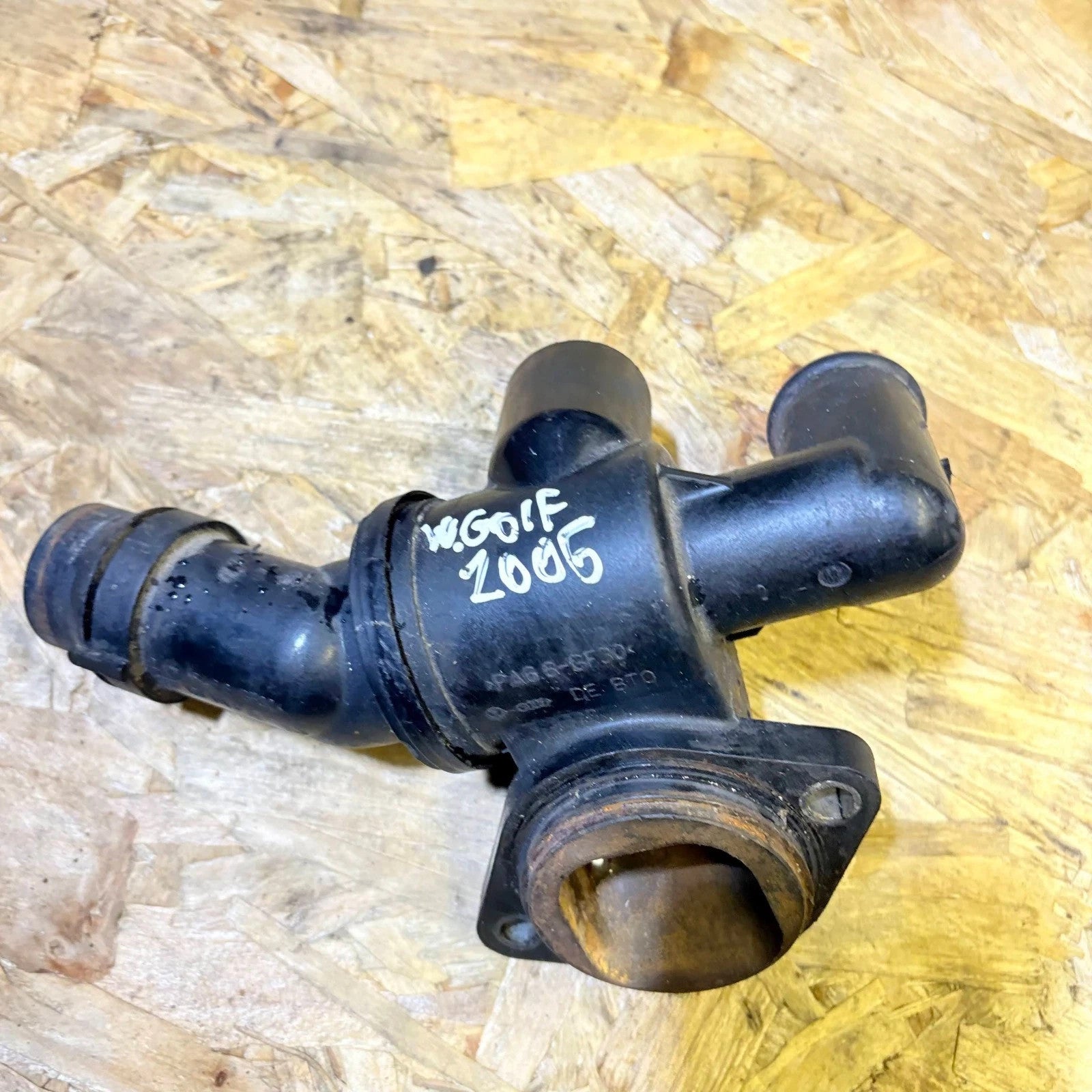 Volkswagen Golf 2005 Thermostat Housing
