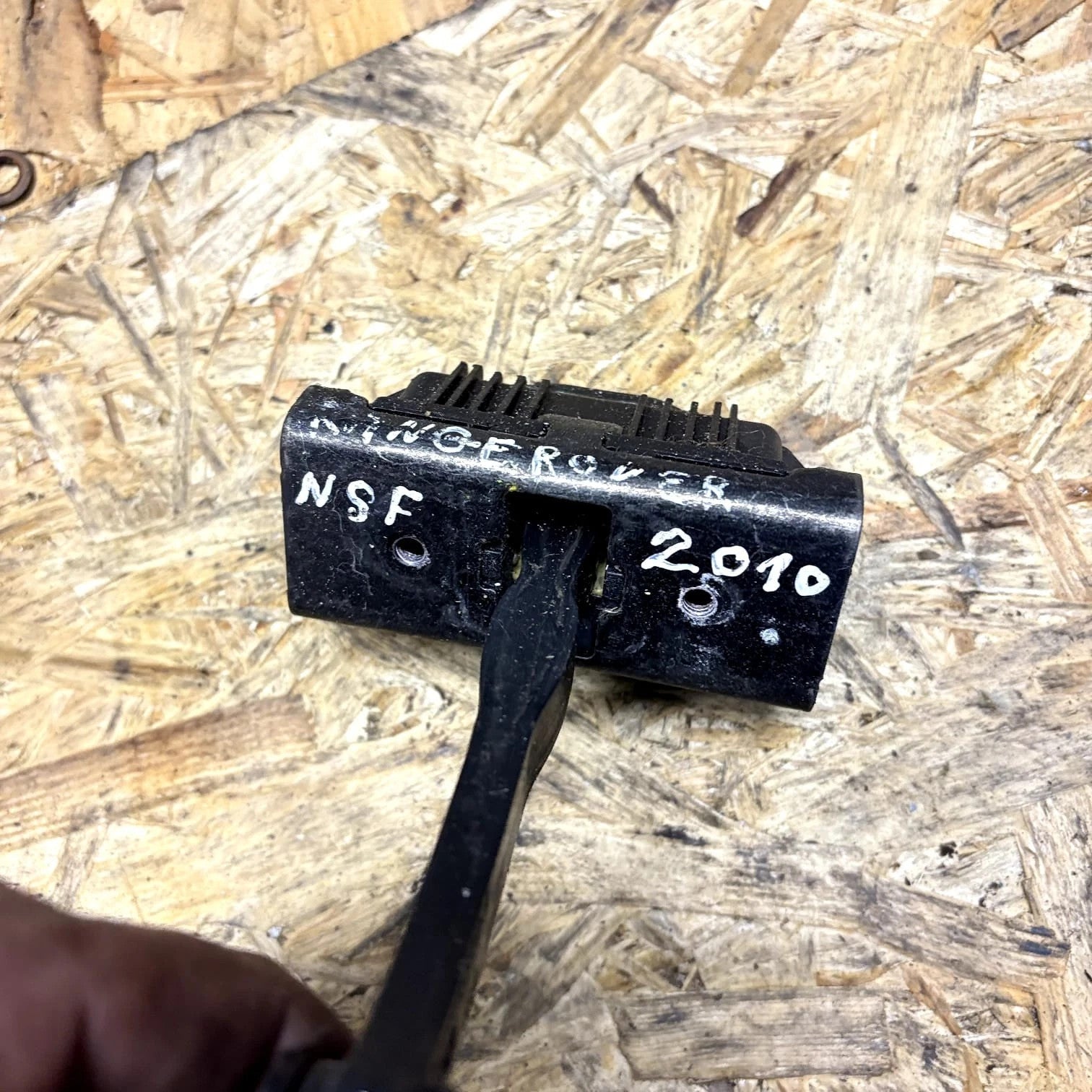 Range Rover L322 2010-2012 Front Left Door Check Strap Limiter BDH760030 7033609