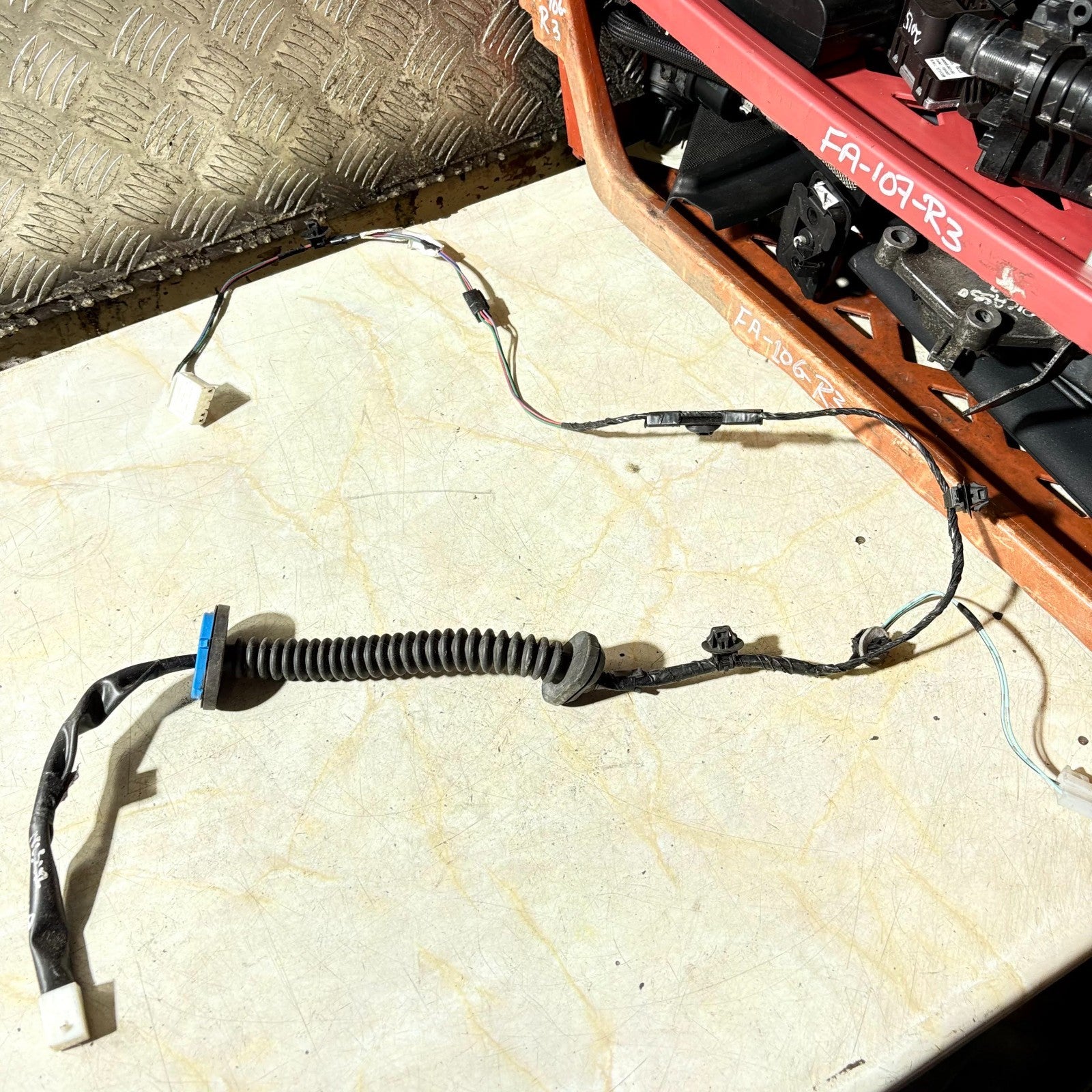 VAUXHALL AGILA MK2 2008-2014 DOOR WIRING LOOM REAR PASSENGER SIDE
