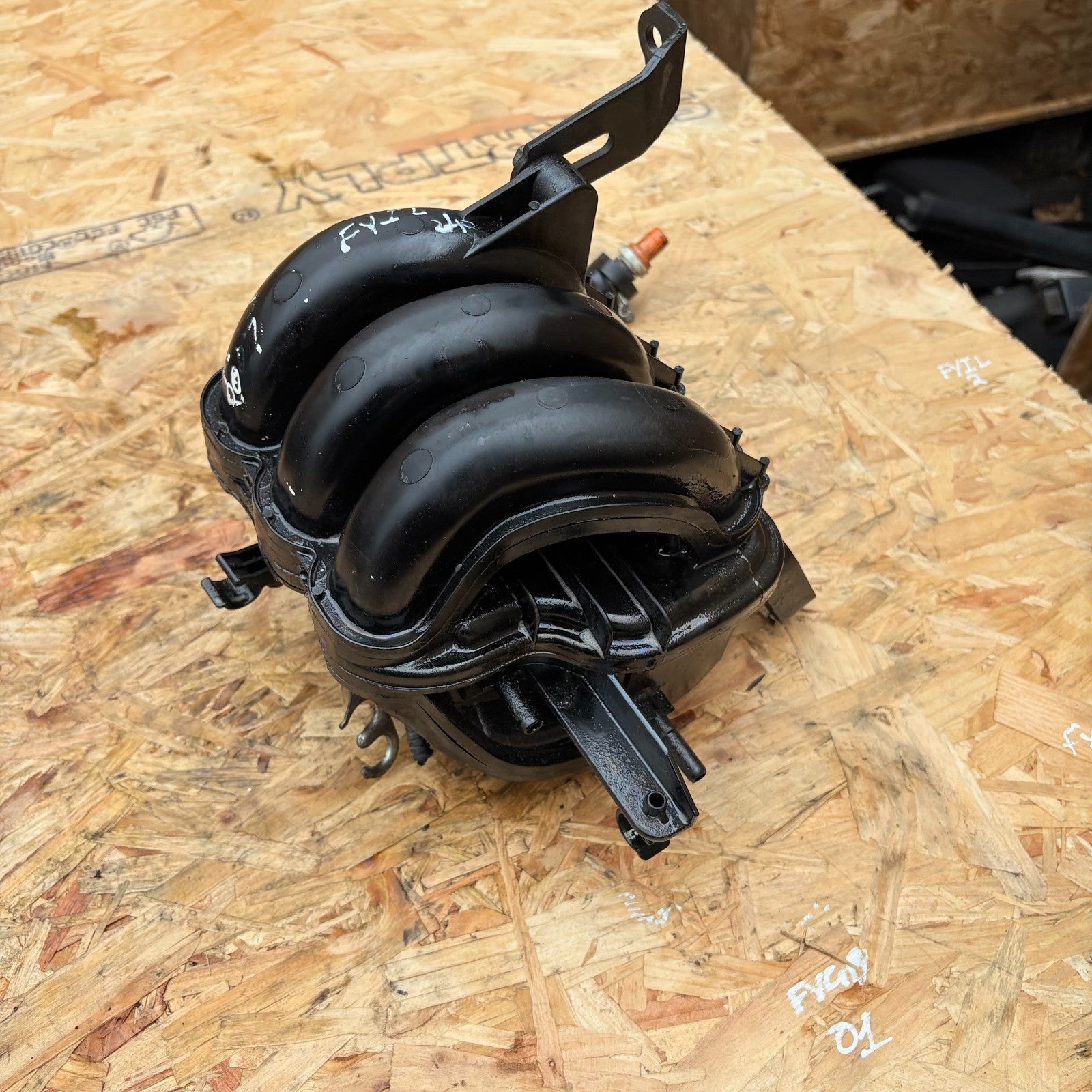 Toyota Yaris Mk2 XP90 1.0 VVT-i 1KR-FE Intake/Inlet Manifold 2006-2011