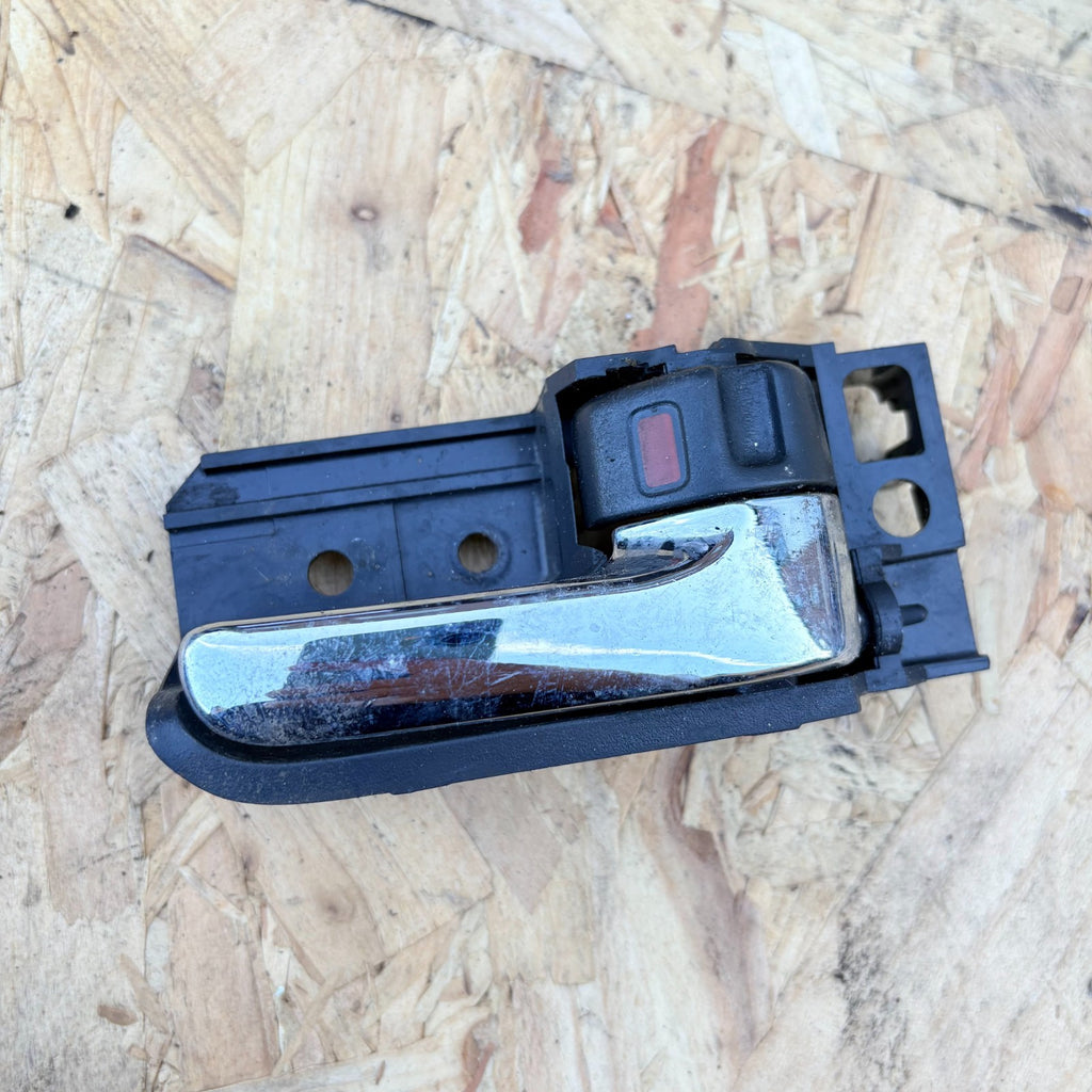 2004-08 TOYOTA AVENSIS DRIVER SIDE FRONT INNER DOOR HANDLE