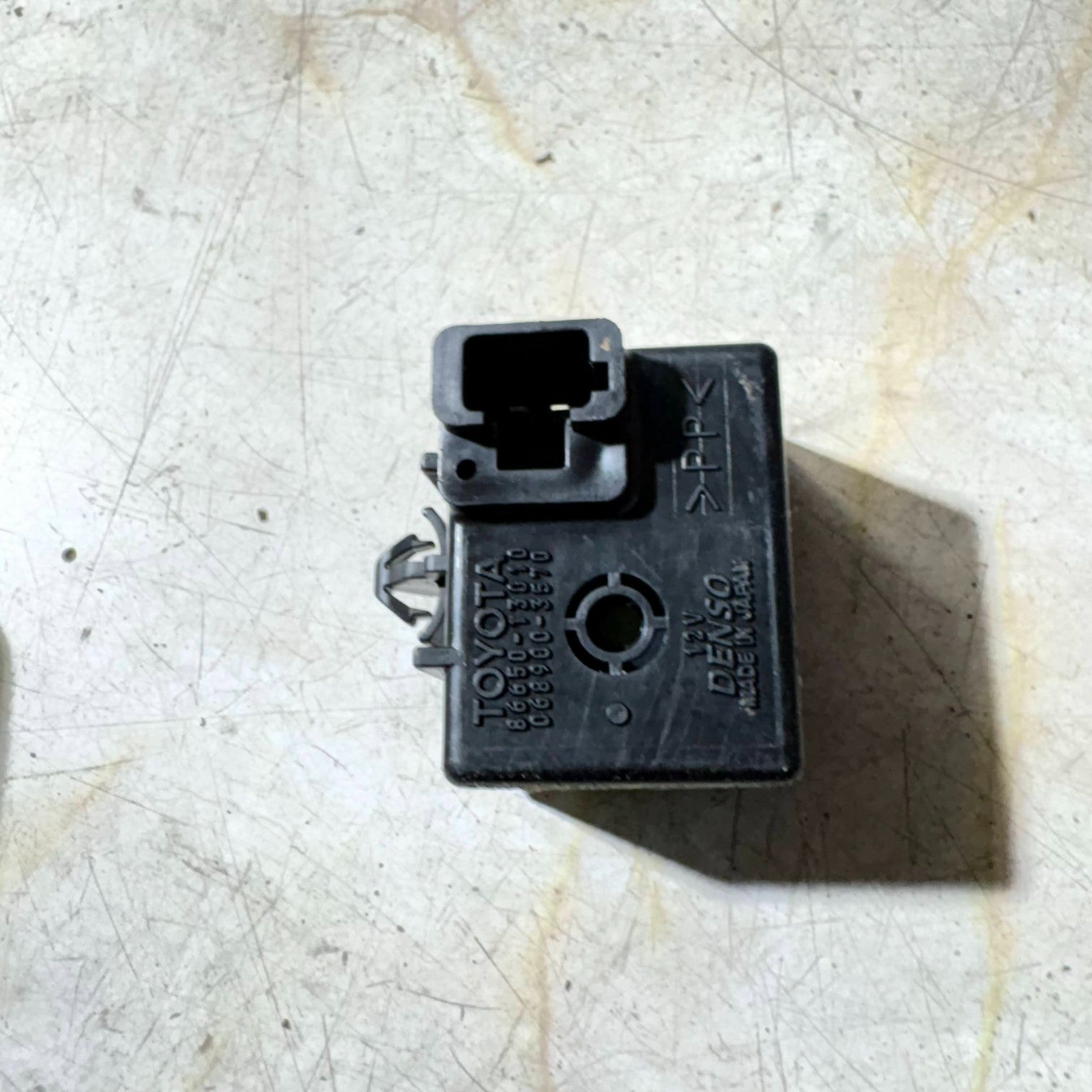 TOYOTA AVENSIS Relay 8665013010
