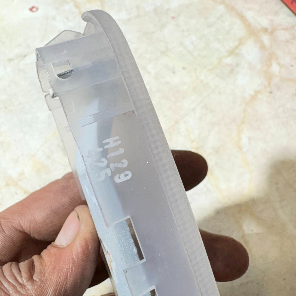 A2021 Mercedes-Benz W210 320E Interior Dome Light Hella