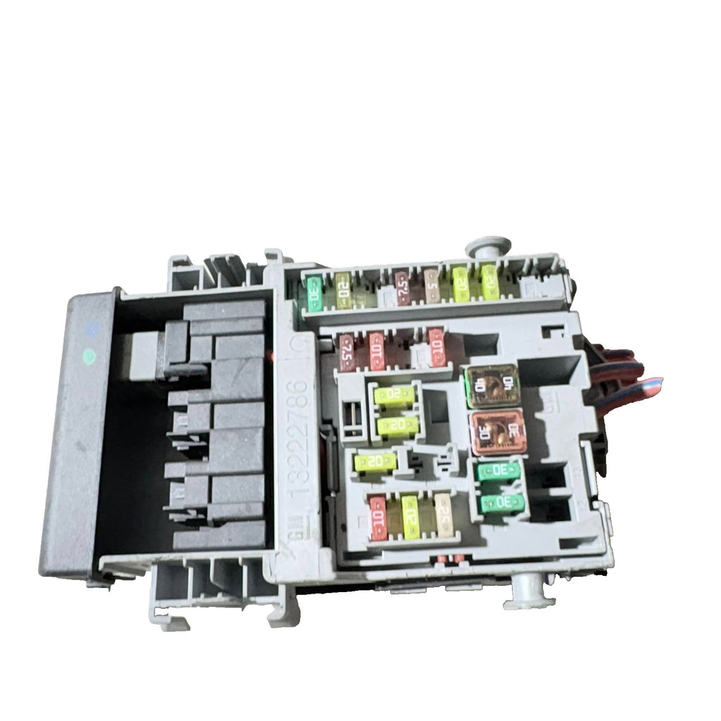 Vauxhall Astra J Mk6 2009-2018 Dashboard Fuse Box Relay Module 13222786