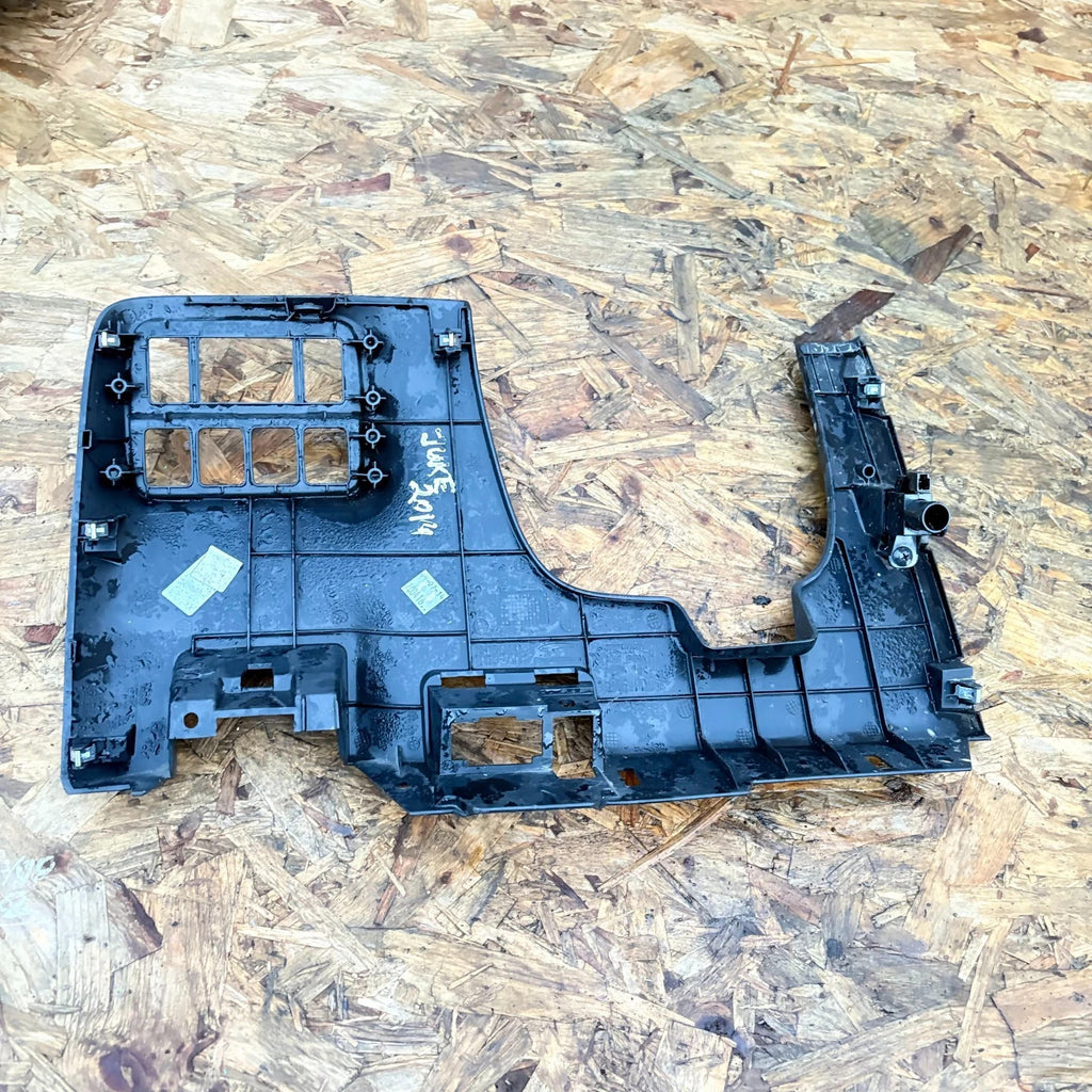 NISSAN JUKE DIG-T 2014-2018 DRIVER SIDE LOWER DASH TRIM