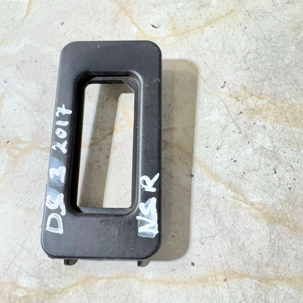 Citroen DS3/DS 3 2010-2019 Passenger Side Rear Roof Light Trim Bezel 996006297