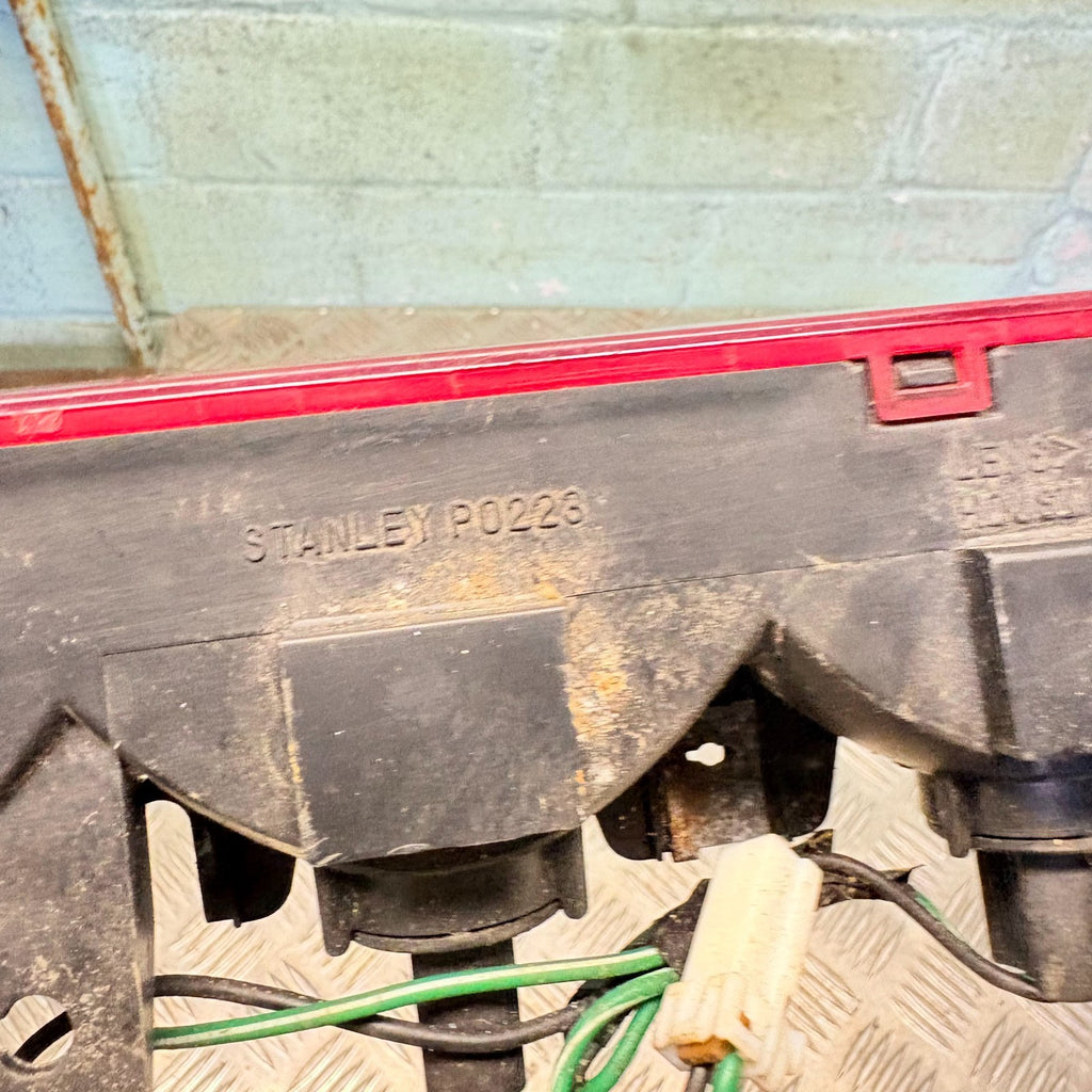 MITSUBISHI SHOGUN 2003 REAR HIGH LEVEL BRAKE LIGHT P0223S
