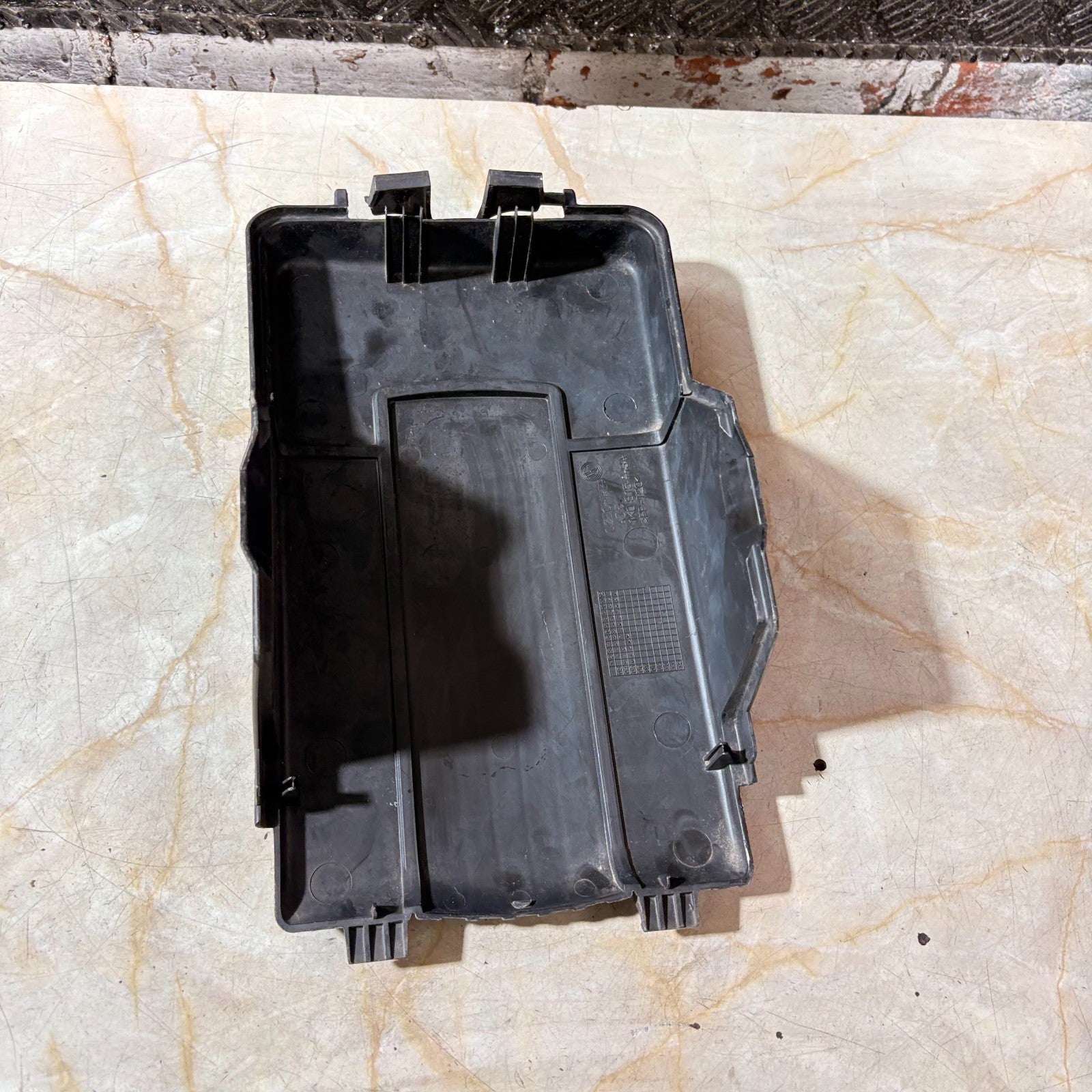 VW GOLF MK5 2004-2009 ENGINE BAY BATTERY INSULATION BOX COVER 1K0915443A