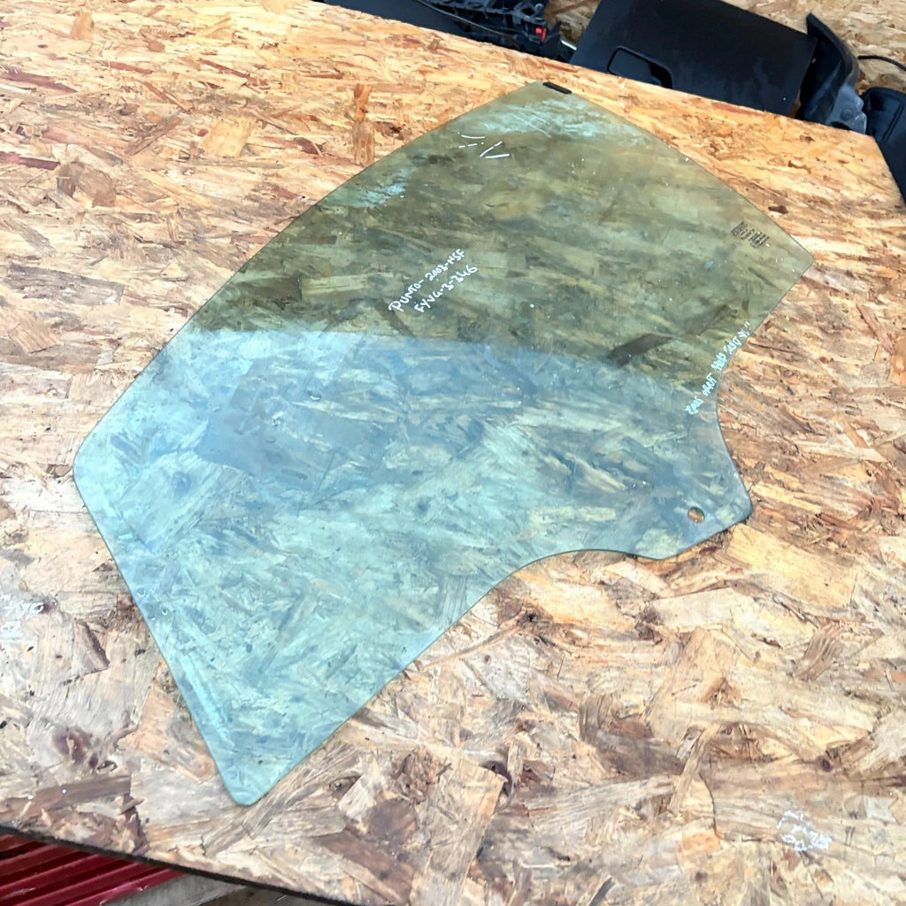 Fiat Punto 2003 5DR Passenger Side Front Window Drop Glass