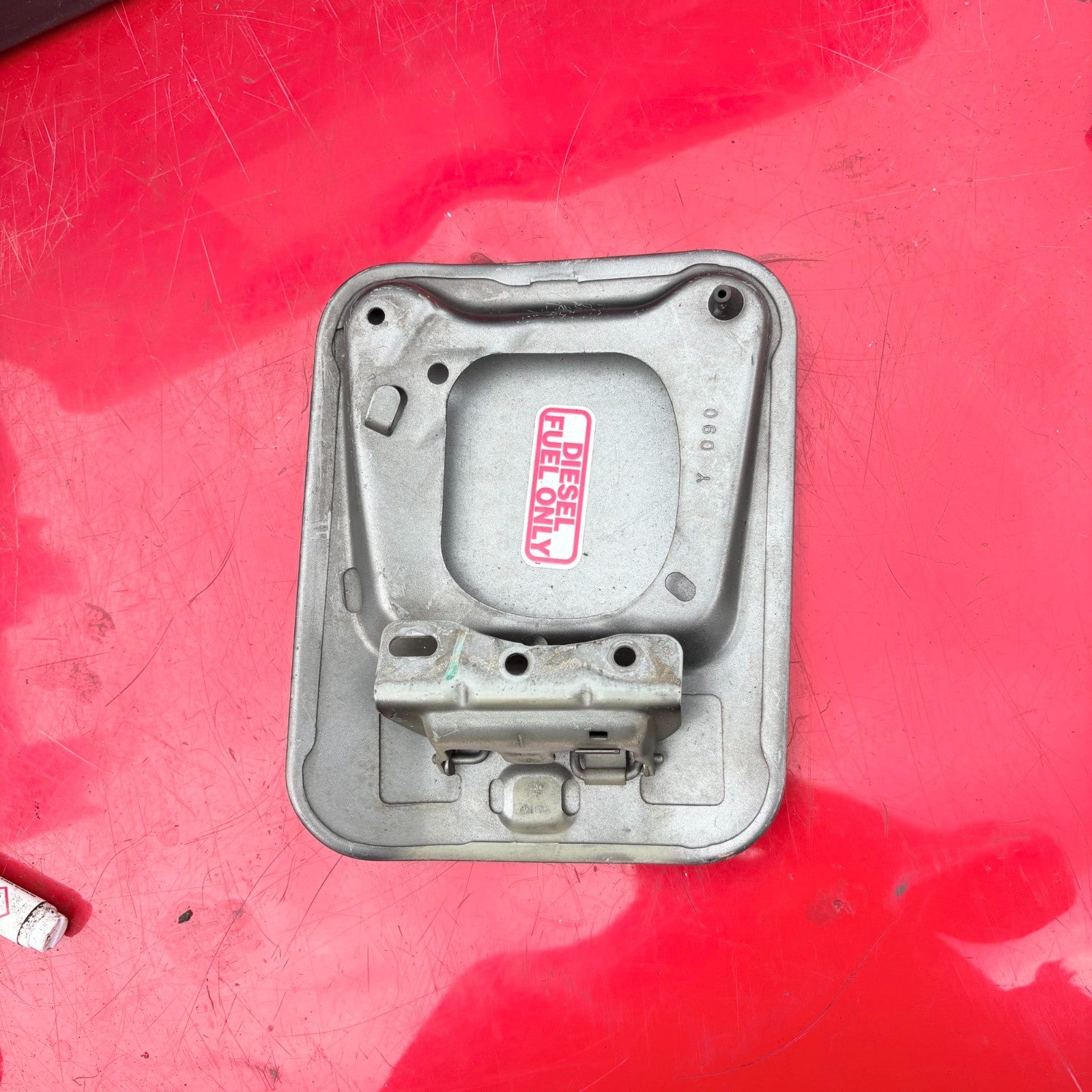 Fuel door Gas cover Tank cap (FUEL FILLER FLAP) for Chrysler 2007
