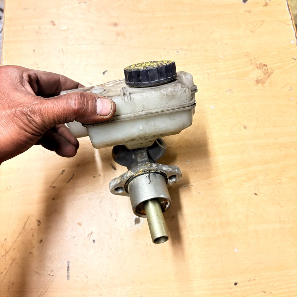 CITROEN SAXO 1996-2003 BRAKE MASTER CYLINDER & RESERVOIR TANK 9633025580