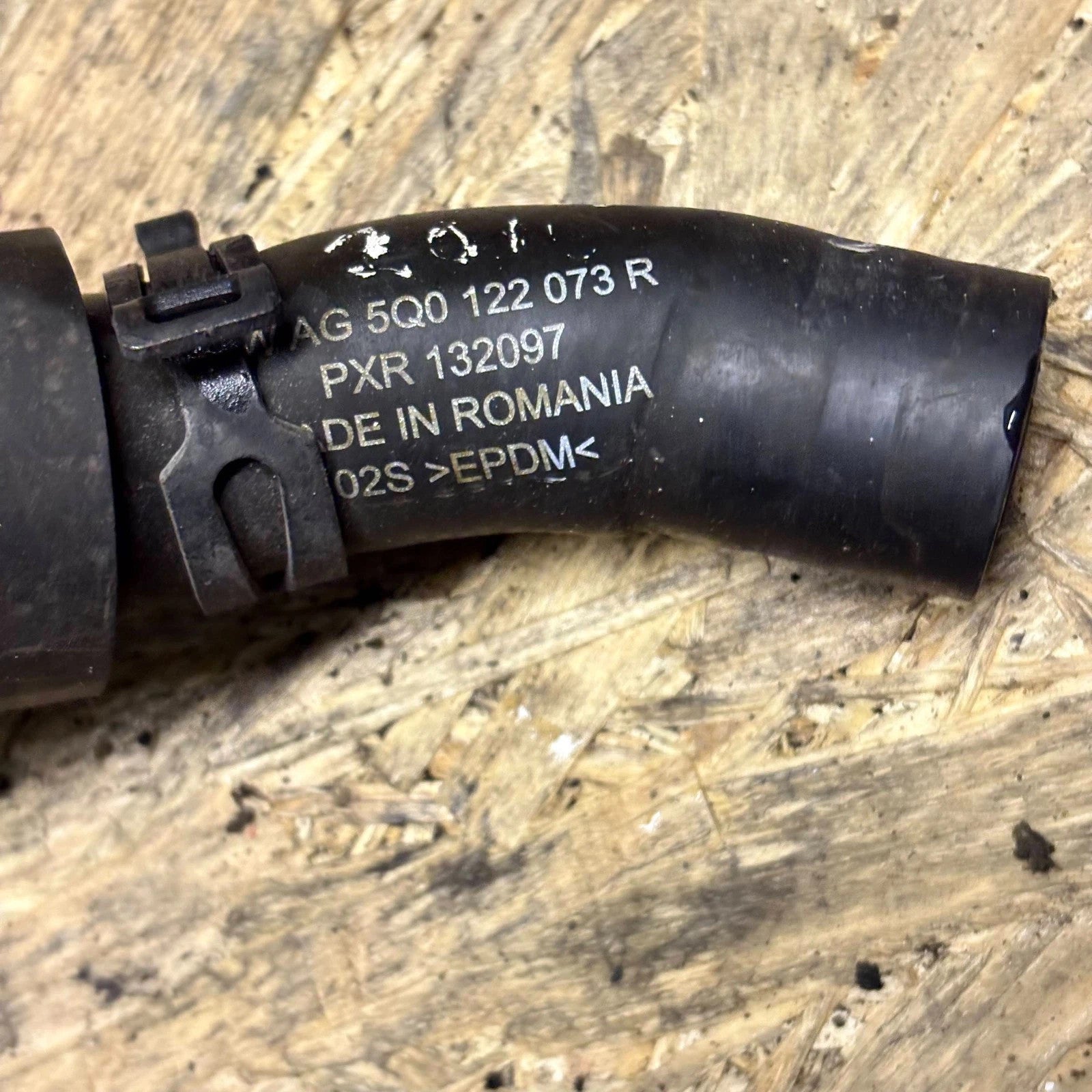 AUDI A3 8V 2013-2020 ENGINE COOLANT PIPE HOSE 5Q0122073R