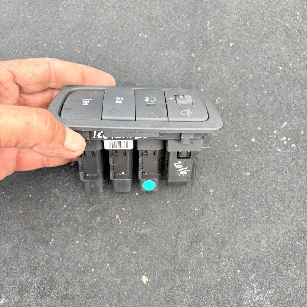 SSANGYONG KORANDO 2016 TRACTION CONTROL SWITCH PANEL
