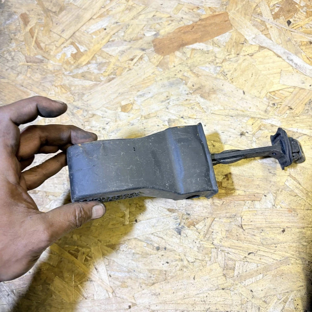 VW POLO 6N2 Passenger Rear Door Limiter 6R0837923 2.00 Diesel 2015