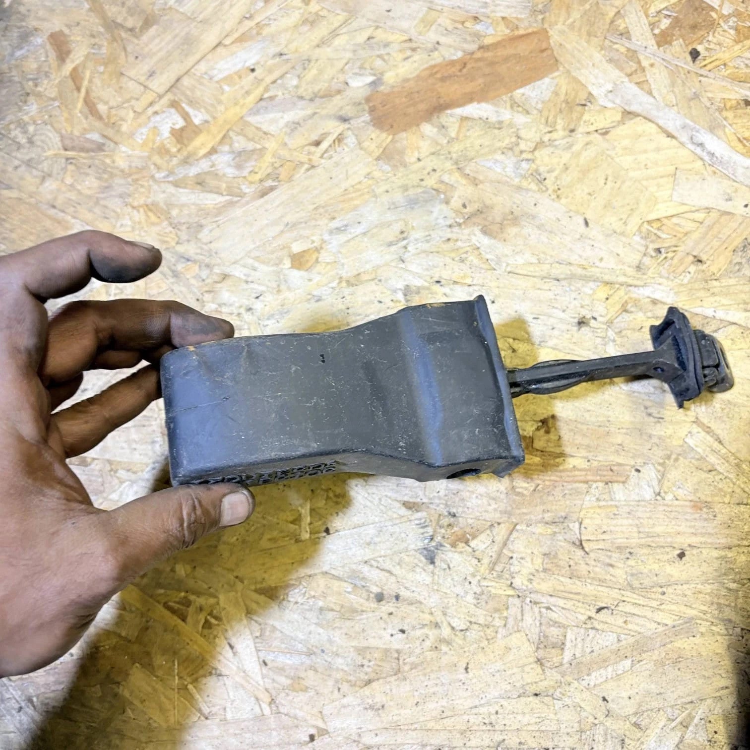 VW POLO 6N2 Passenger Rear Door Limiter 6R0837923 2.00 Diesel 2015