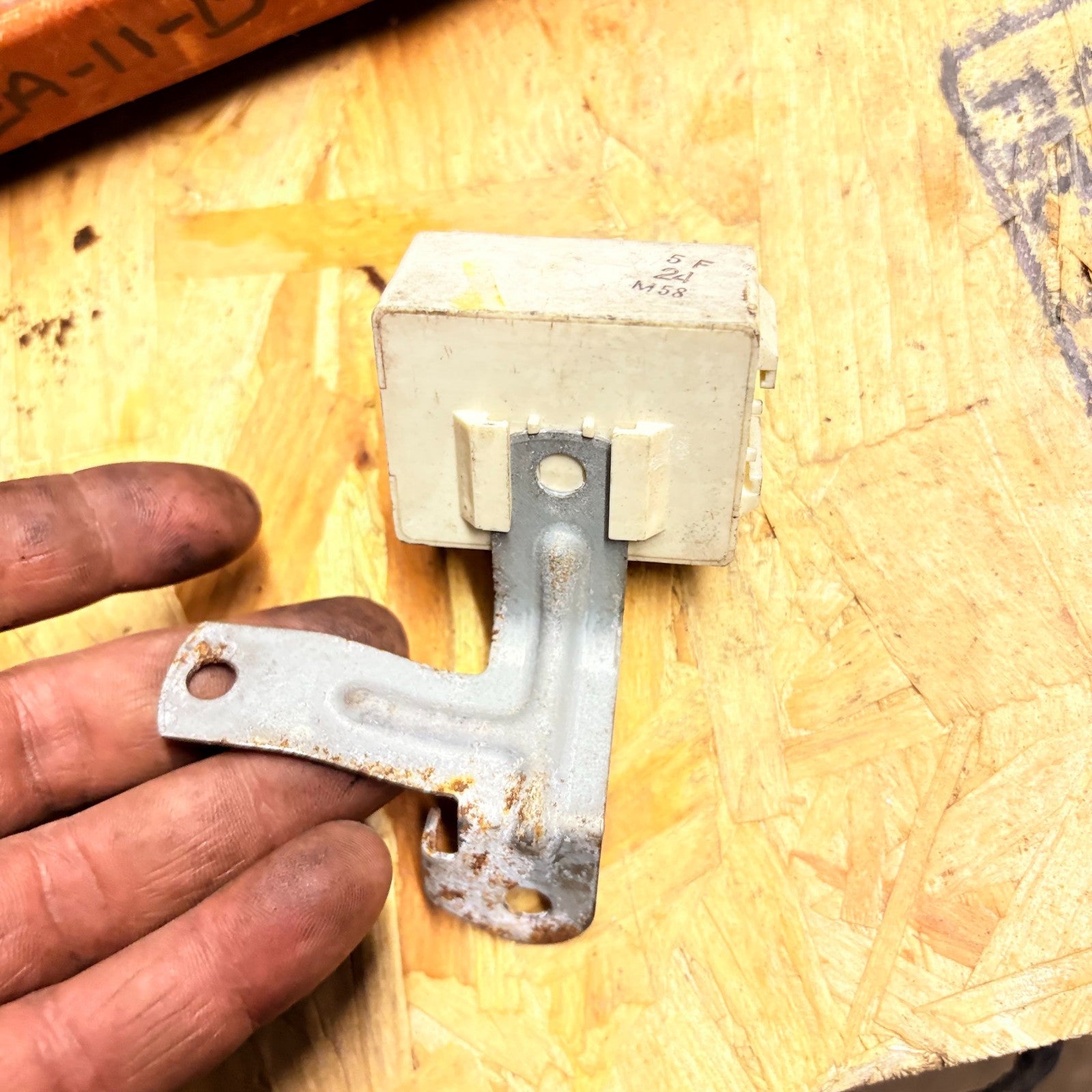 Toyota Dyna 2009 Headlight Reminder Relay 85969-25020
