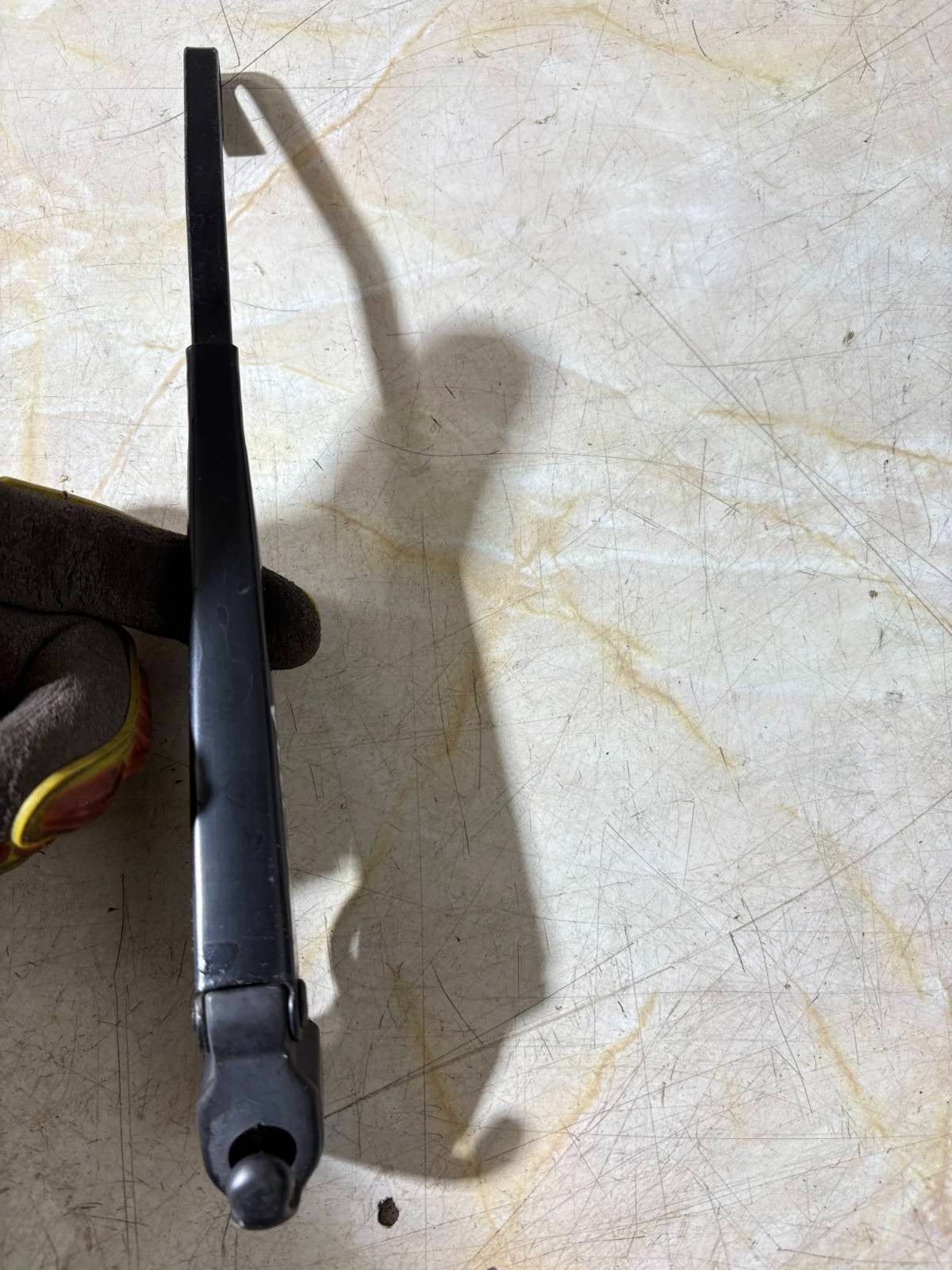 MERCEDES C-CLASS W202 1999 ESTATE REAR WINDOW GLASS WIPER ARM