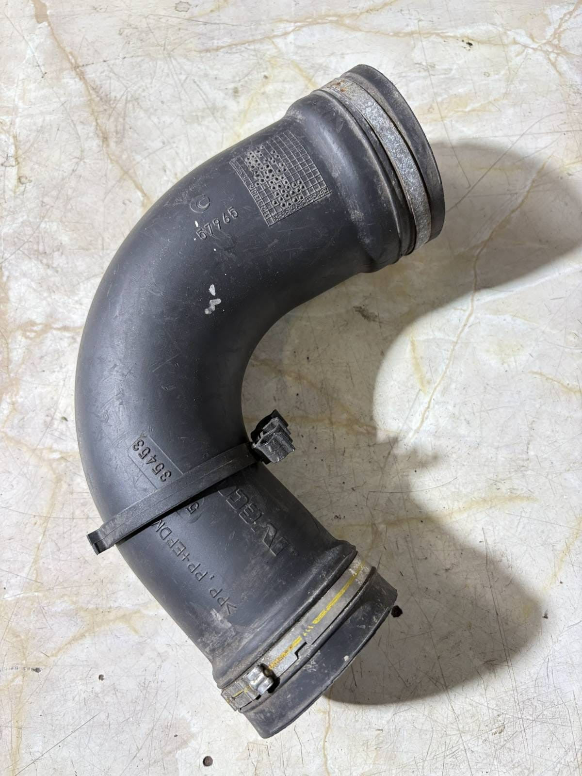 Iveco Daily 35-40.10 2008 Diesel air intake hose pipe 504135453 SKU32364
