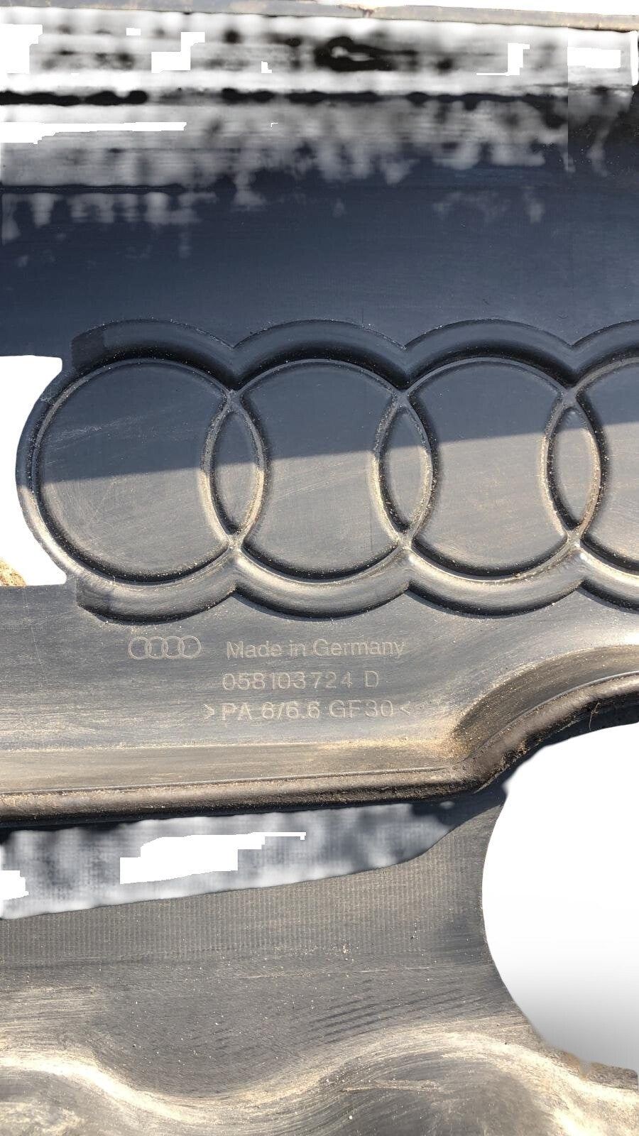 058103724C Engine cover valve cover Audi A4 B5 8D 1.8 20V ADR 125PS