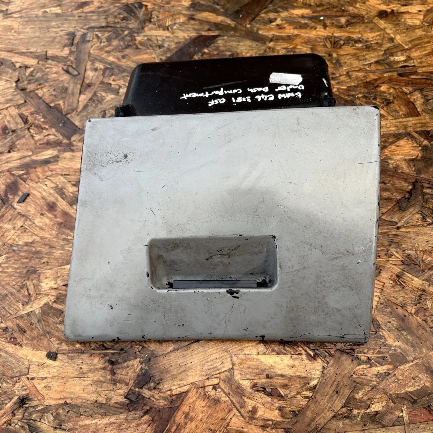 BMW 3 Series E46 Glove Box Glovebox Driver Front 51458223192