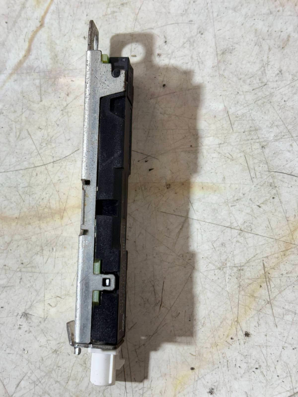 VOLKSWAGEN SCIROCCO AERIAL ANTENNA AMPLIFIER UNIT 2014 1K8035552C