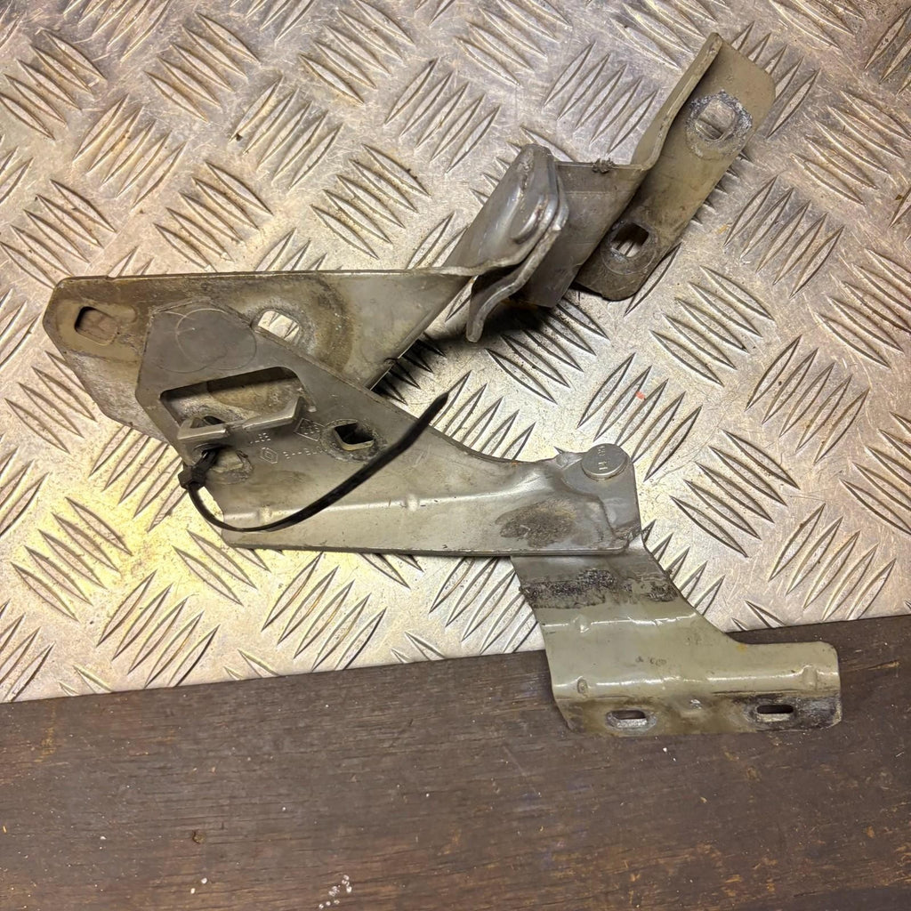011074E Front Left Passenger Side Bonnet Hinge Renault Megane MK2 2002-2008 OEM
