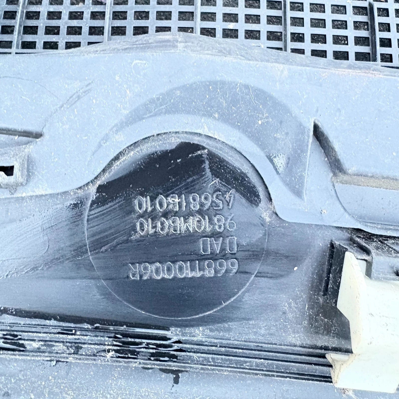 RENAULT MEGANE III Front Wiper Cowl Trim 9810MB010 2011