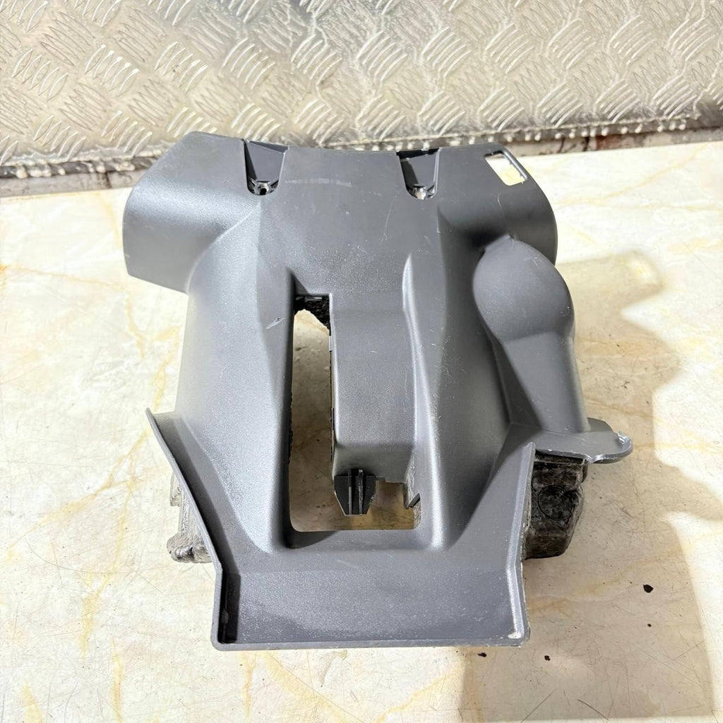 Renault Clio Mk3 2001 Steering Column Cover Cowl LowerSection 8200408030